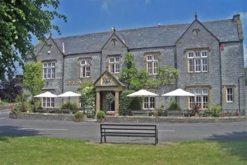 Facade/entrance in Devonshire Arms
