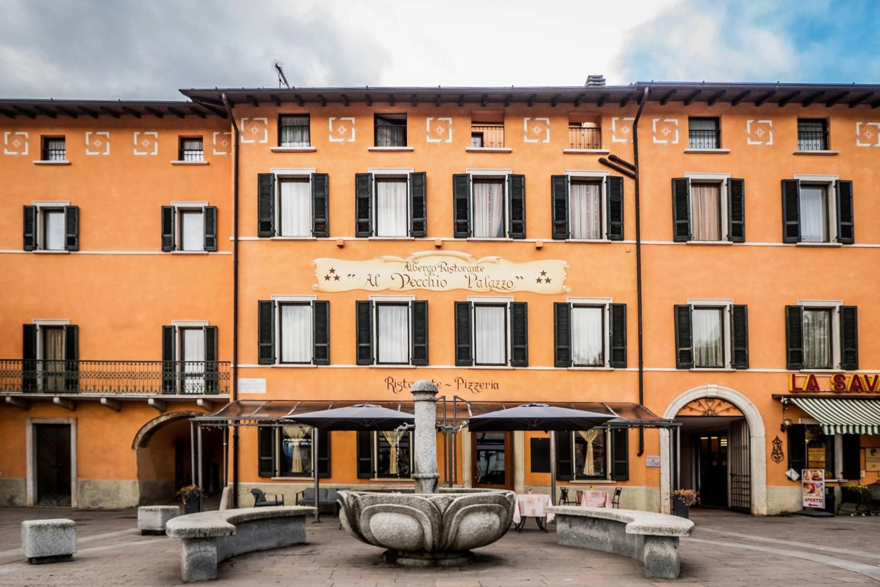 Property building in Al Vecchio Palazzo