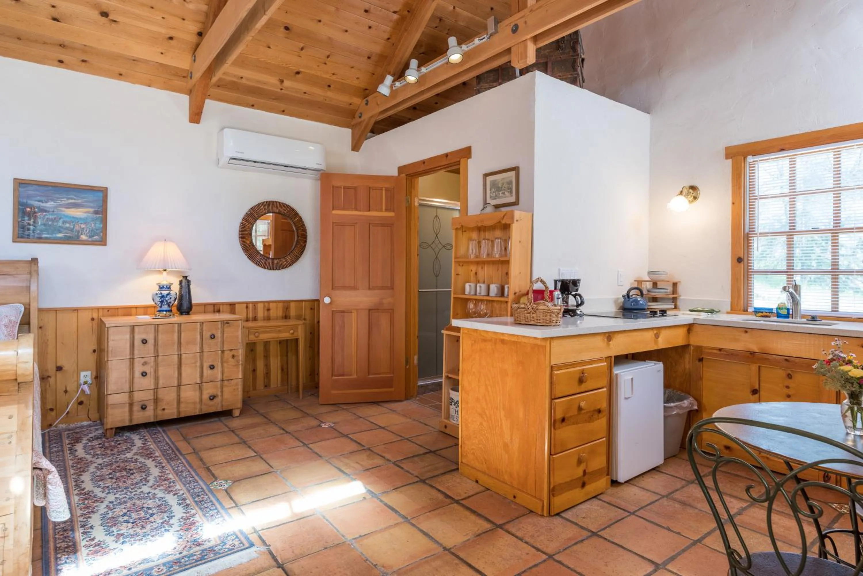 Kitchen or kitchenette in Homestead Cottages