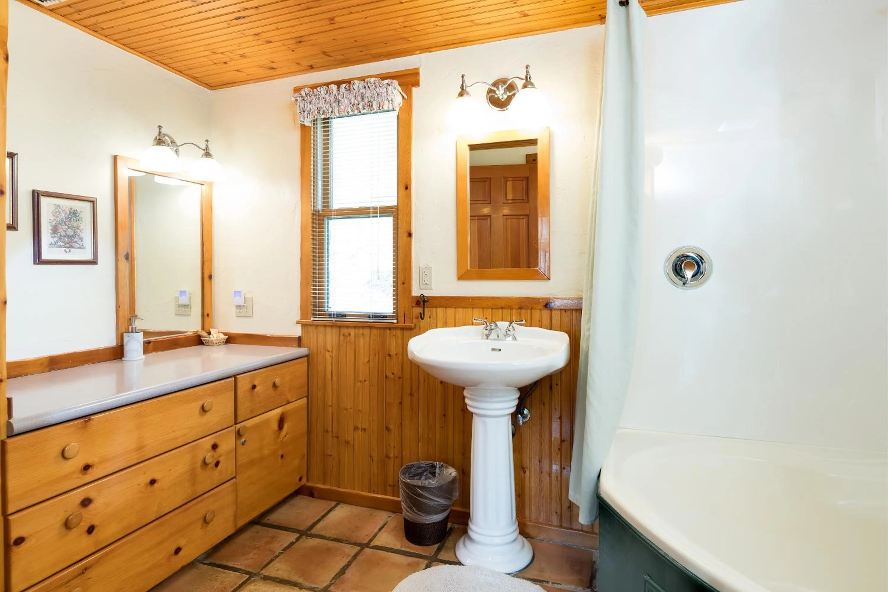 Bathroom in Homestead Cottages
