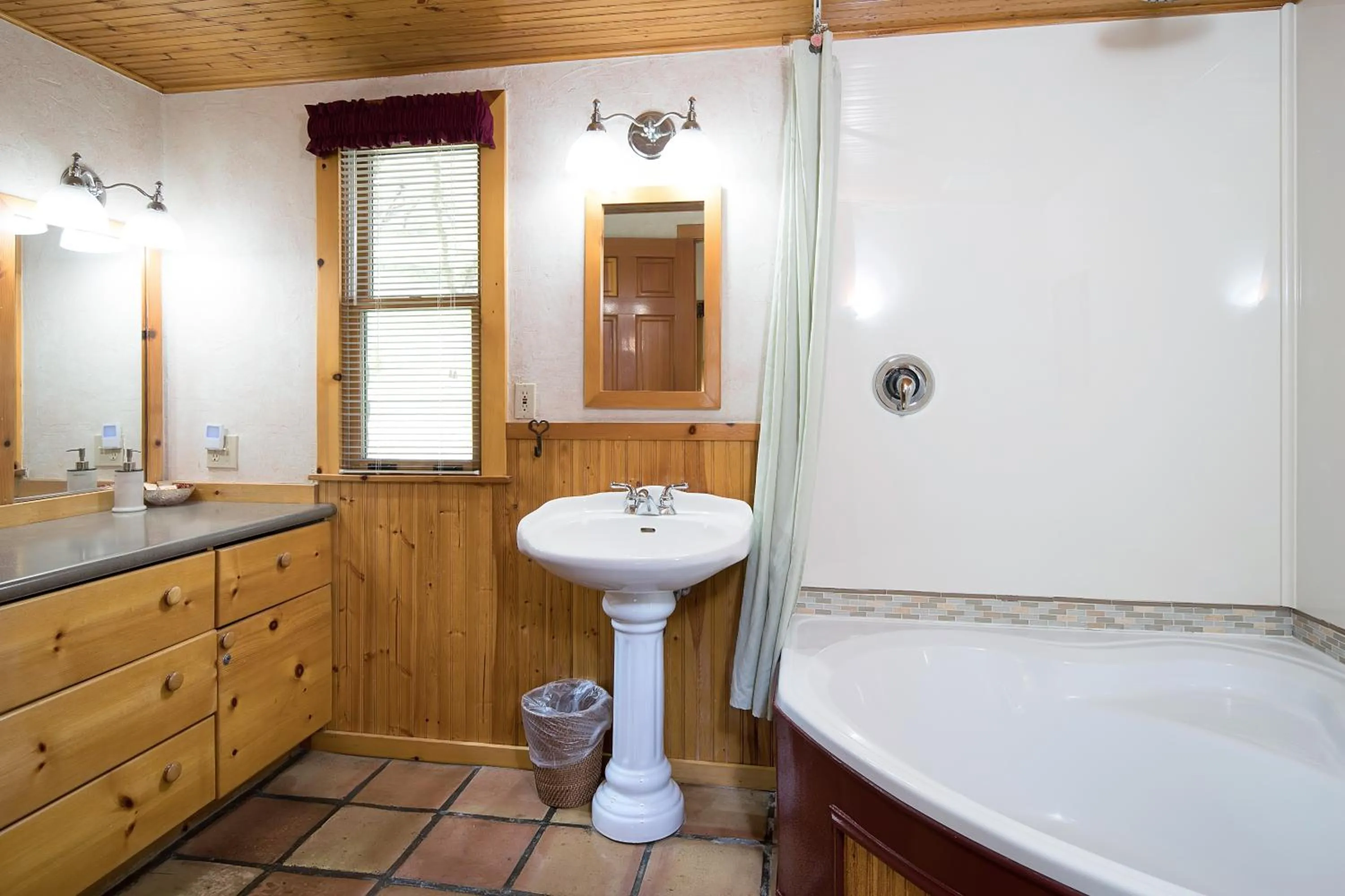 Bathroom in Homestead Cottages