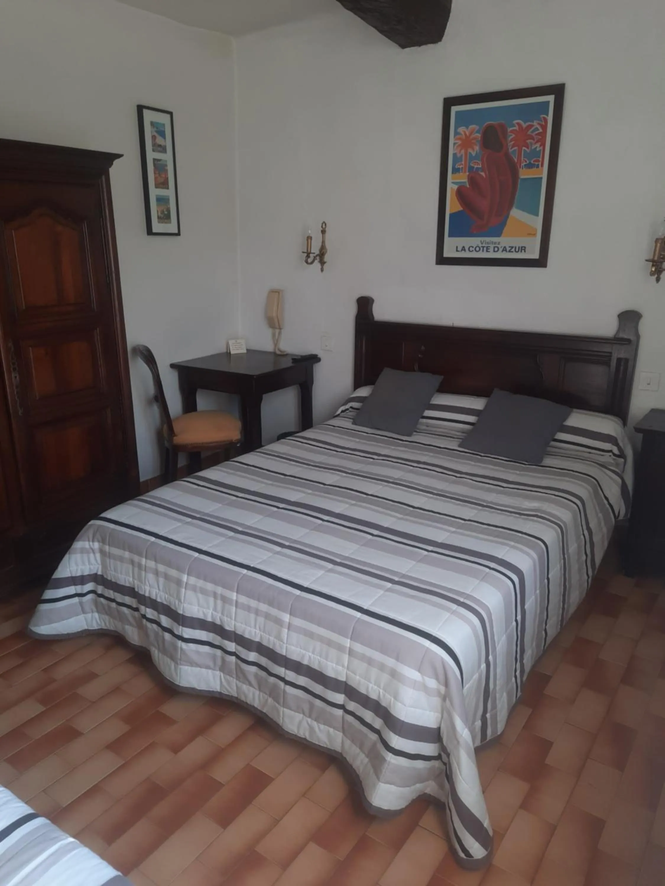 Bed in Hôtel Central