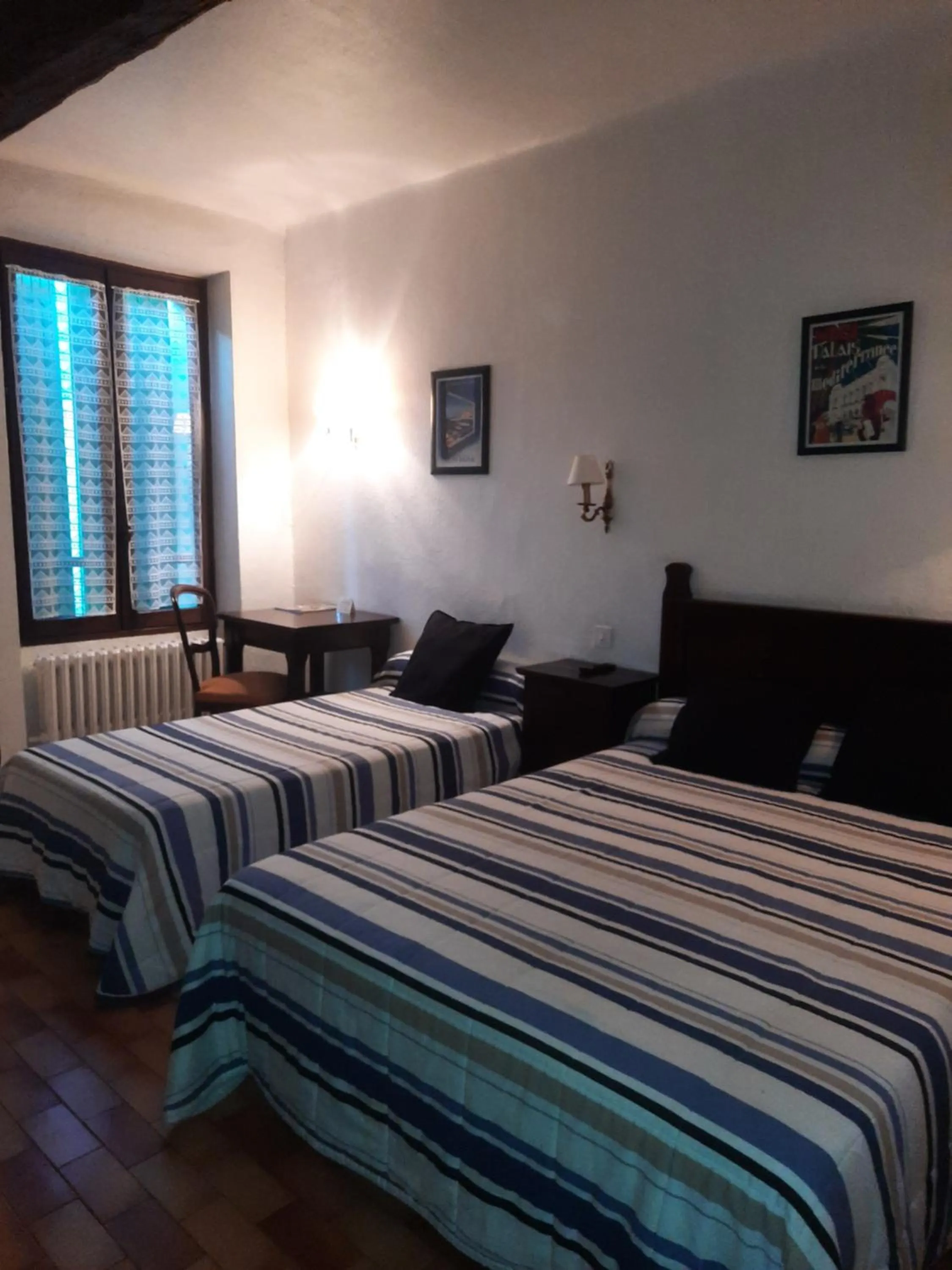 Bed in Hôtel Central