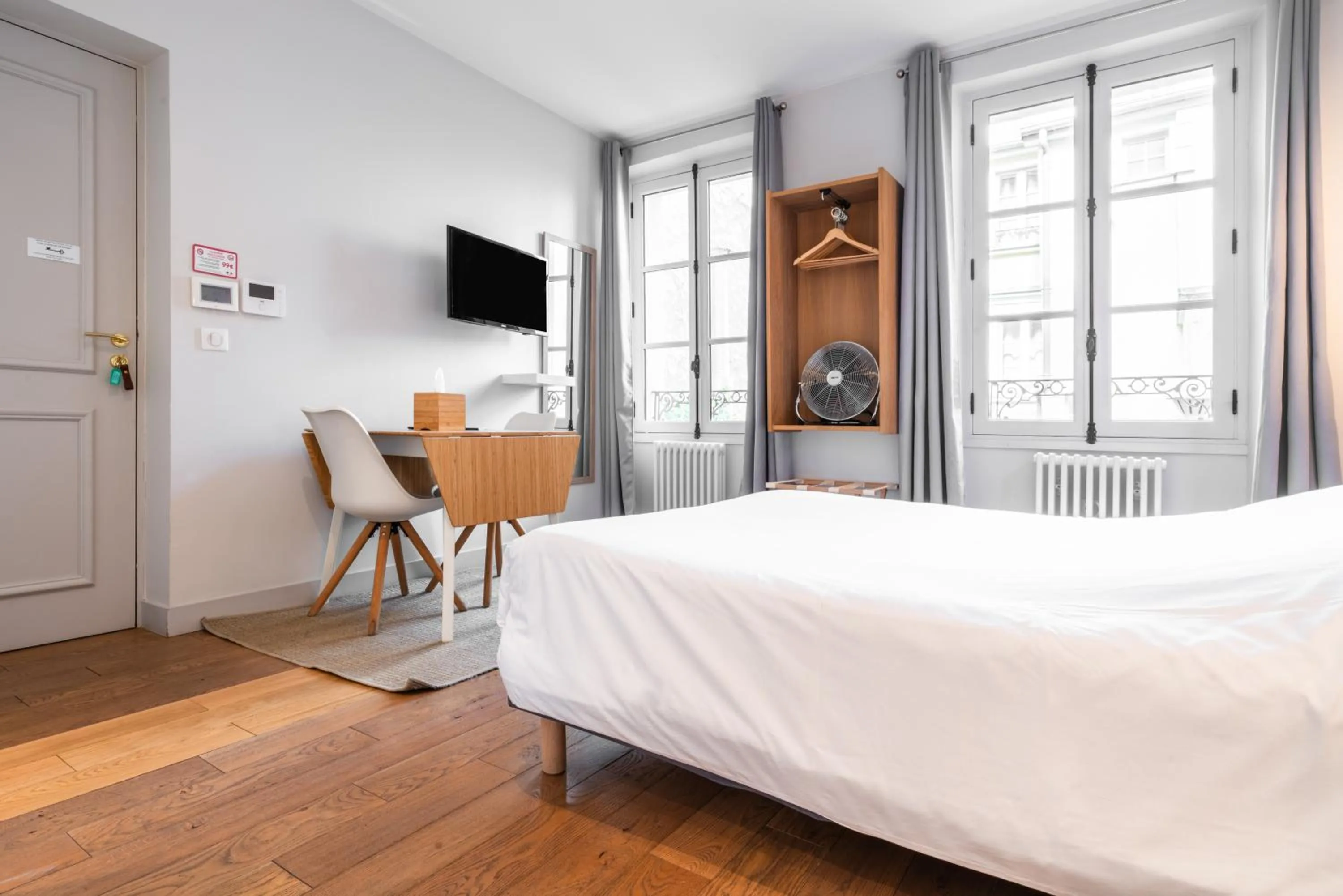 TV and multimedia, Bed in Apparts de l'Oncle Louis