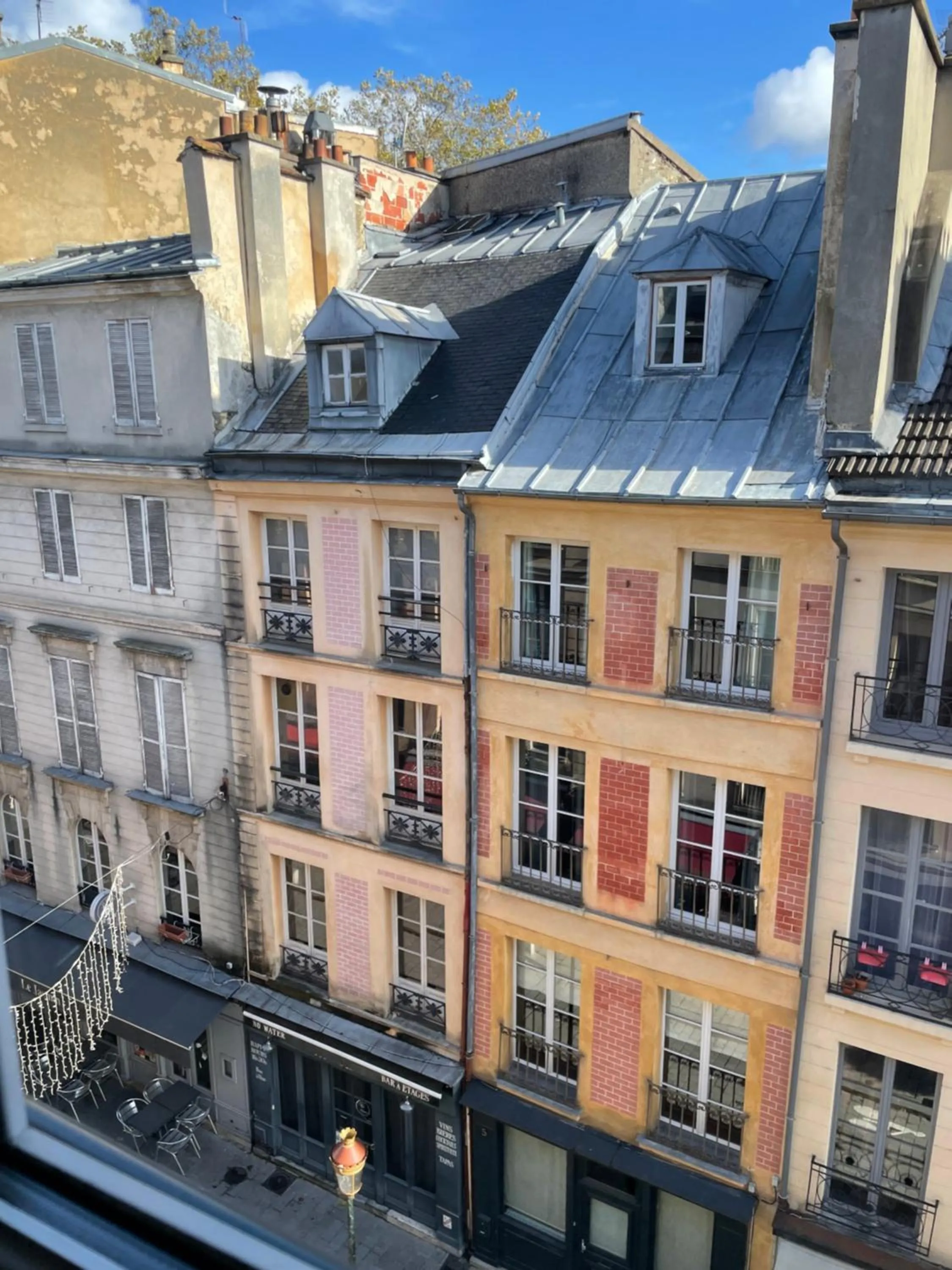 Property building in Apparts de l'Oncle Louis