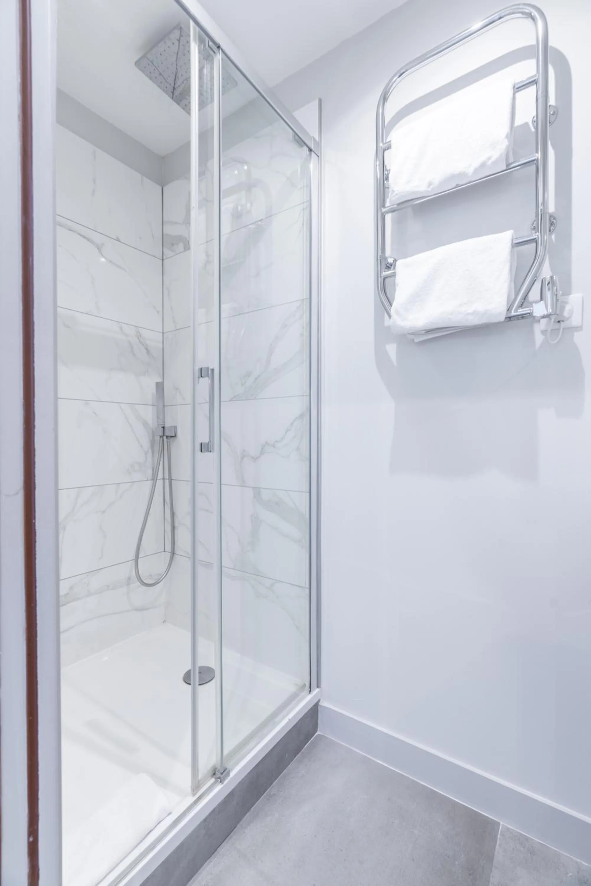 Shower in Apparts de l'Oncle Louis