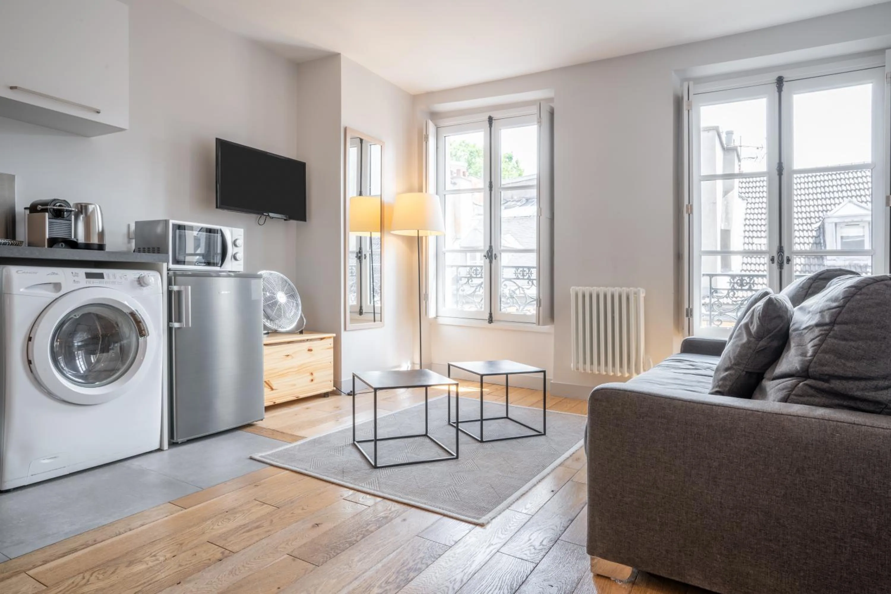 Communal lounge/ TV room in Apparts de l'Oncle Louis