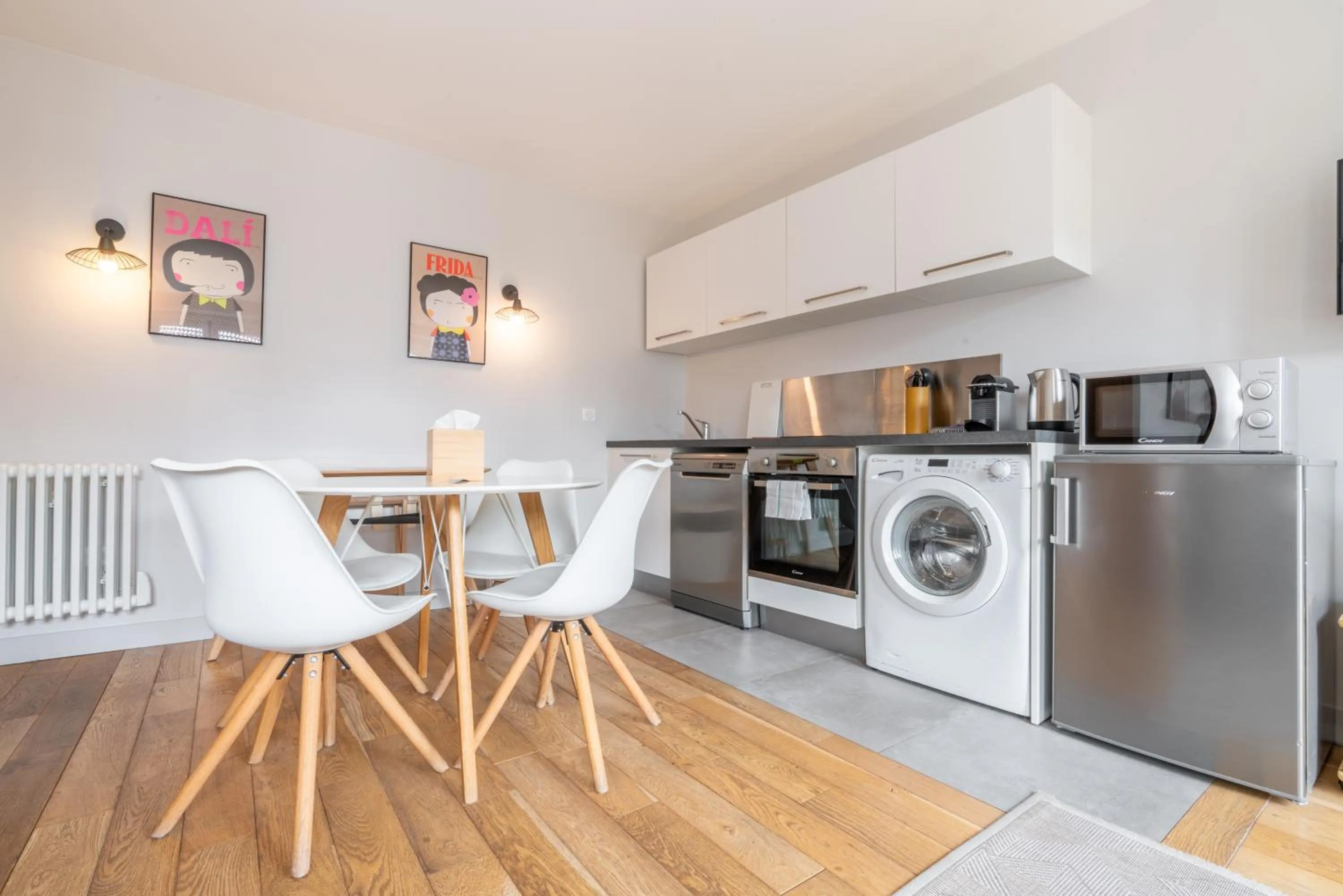 Coffee/tea facilities in Apparts de l'Oncle Louis