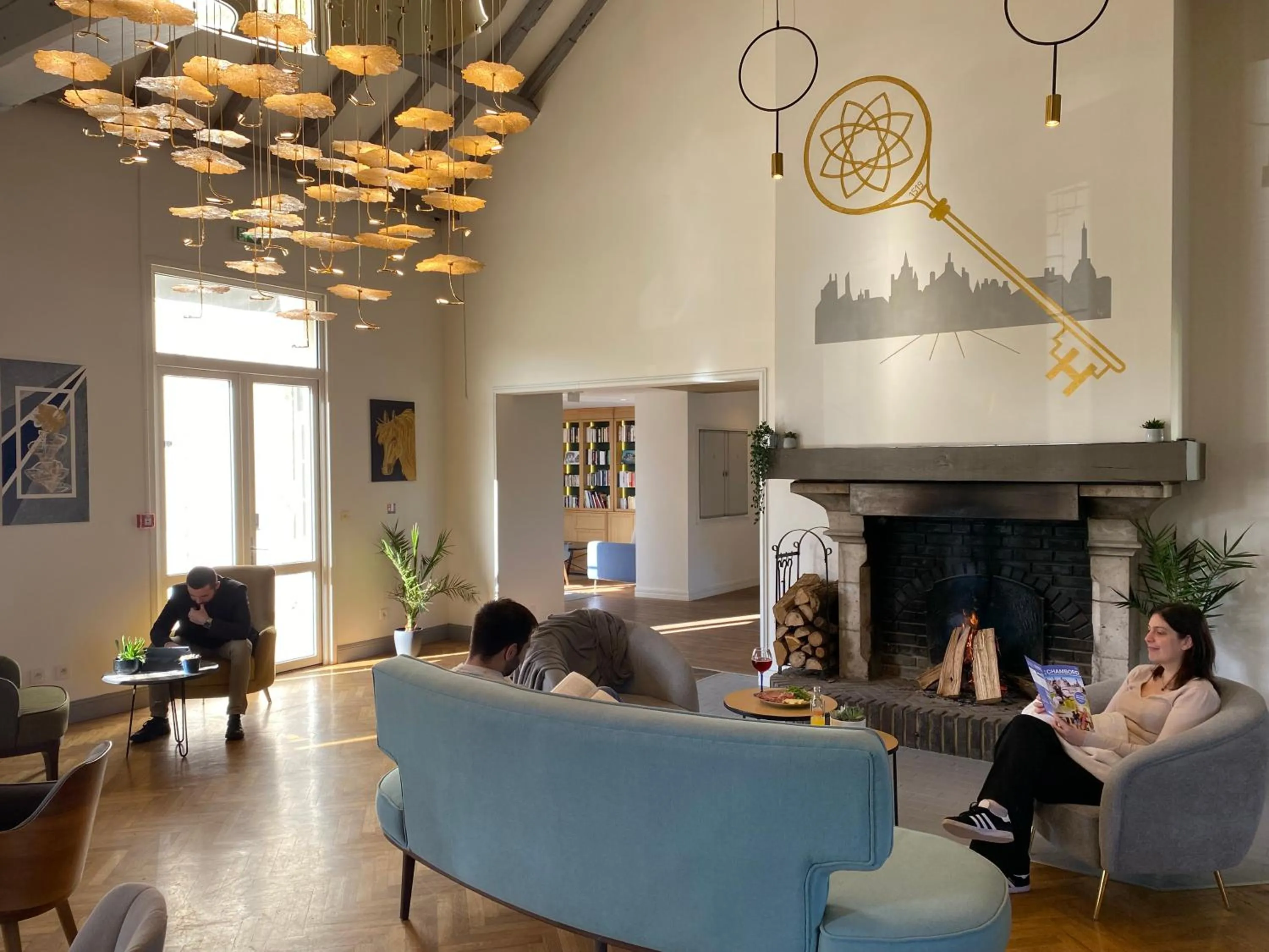 Property building in La Clef des Châteaux