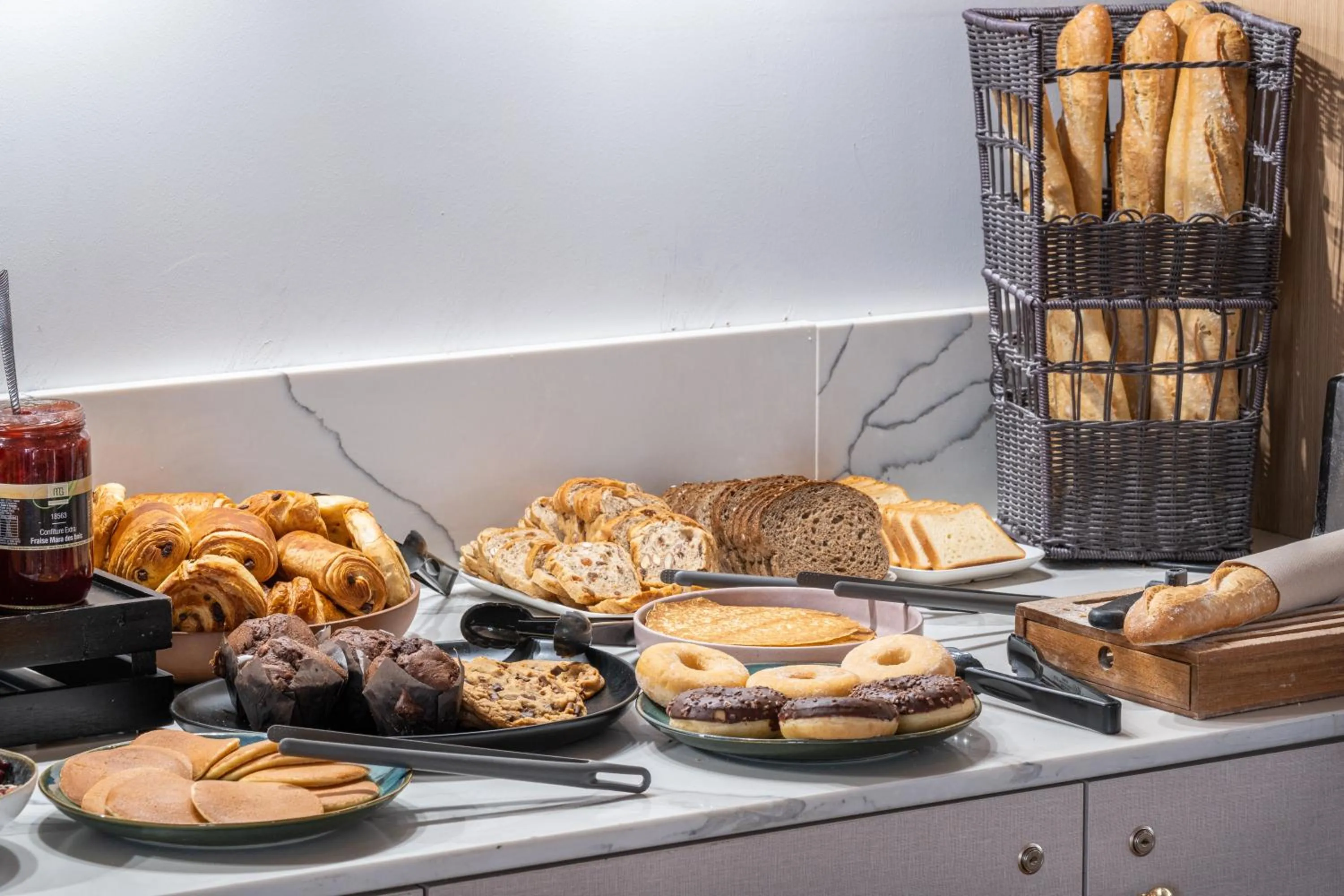 Buffet breakfast in La Clef des Châteaux