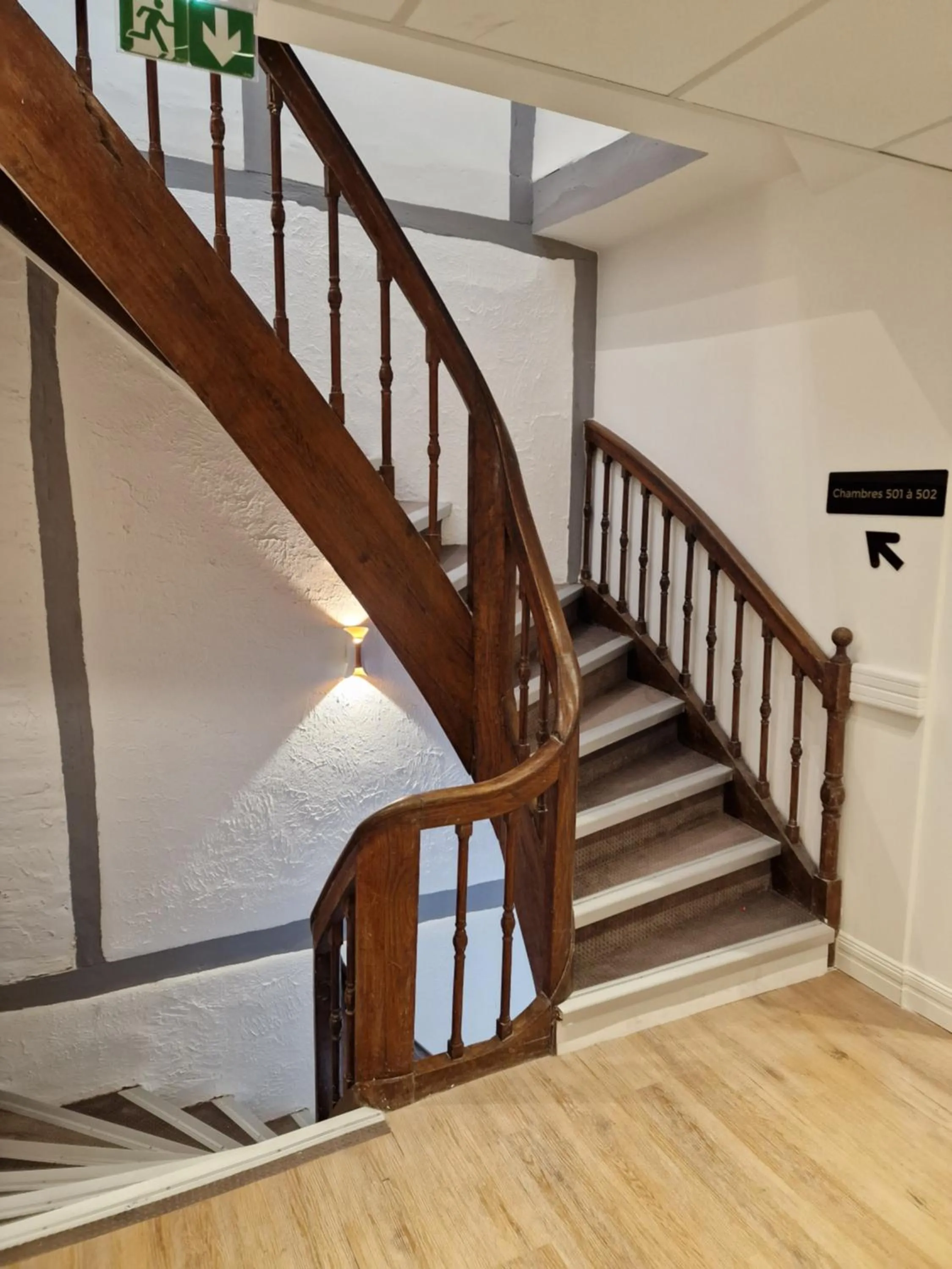 Property building in La Clef des Châteaux