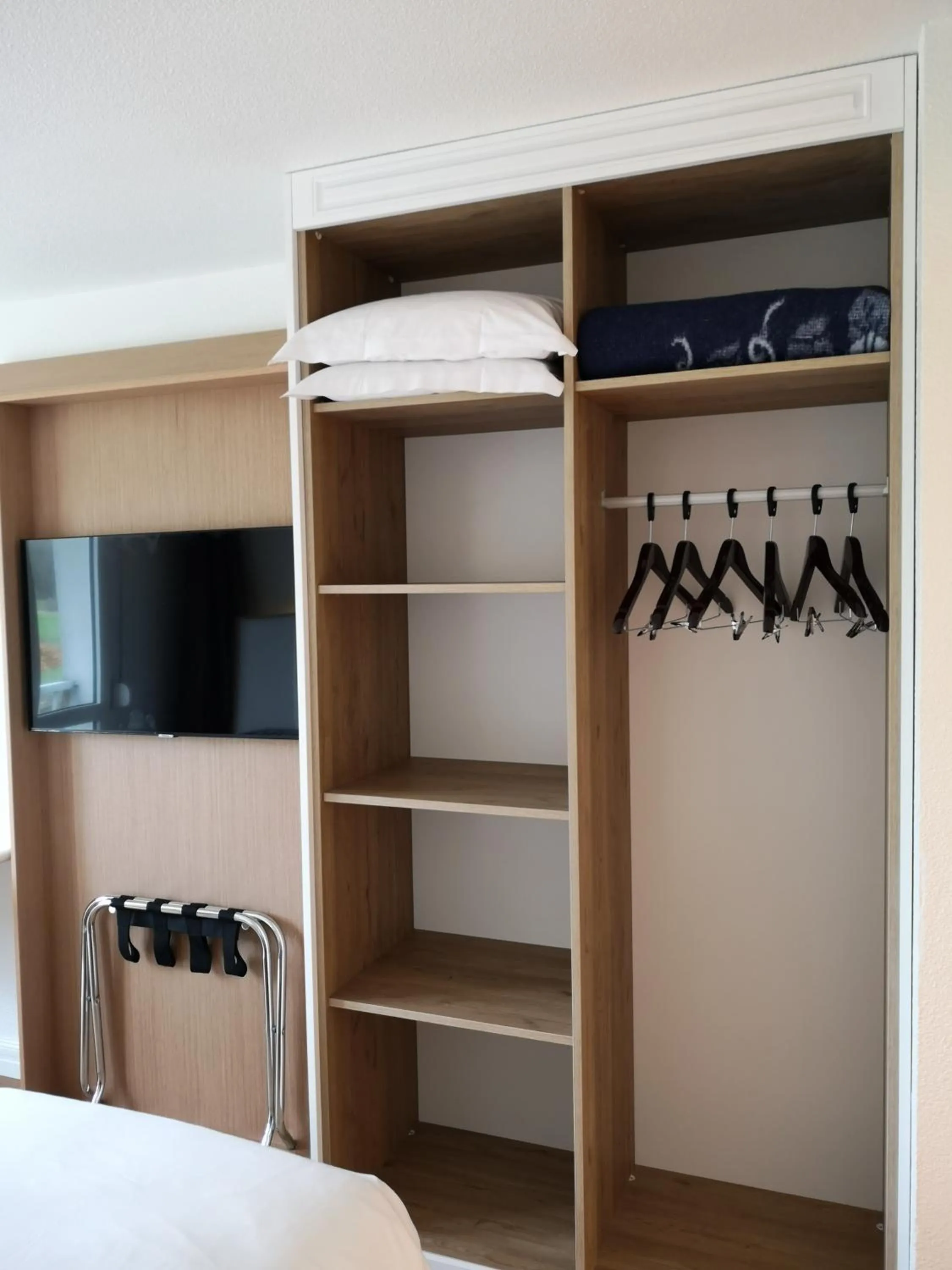 storage, Bed in La Clef des Châteaux