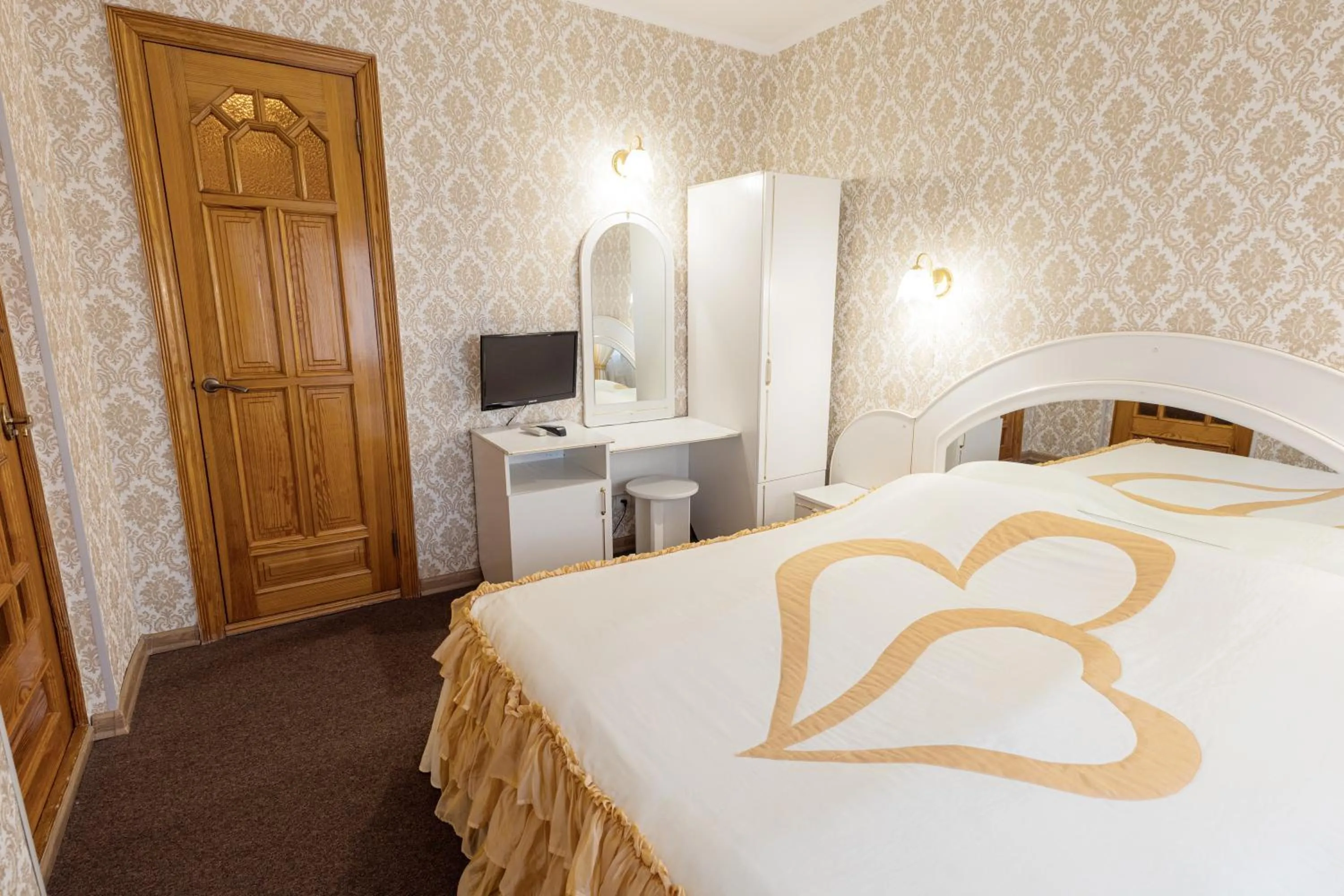 Bedroom, Bed in Hotel Mir