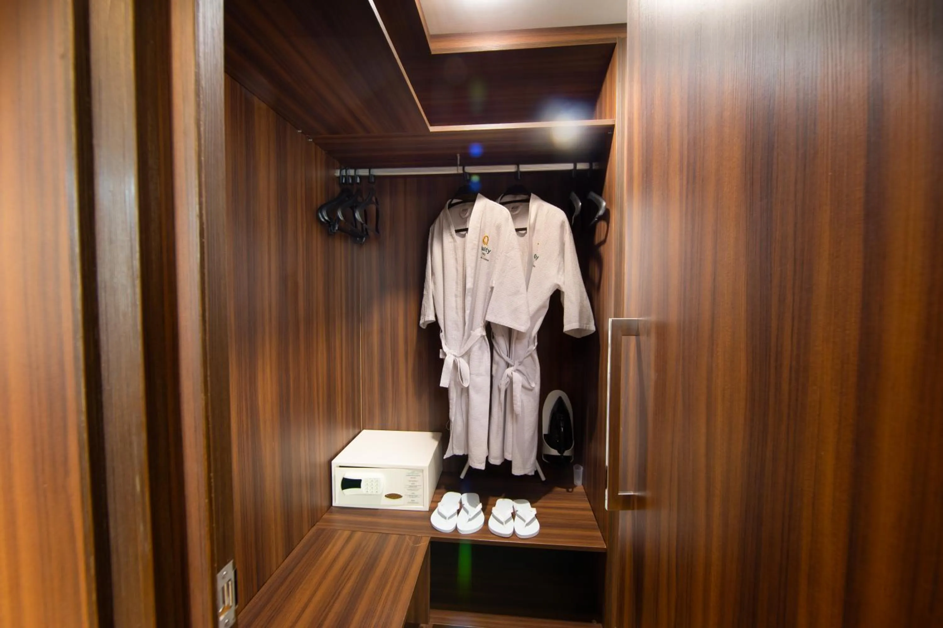 furniture in Quality Hotel Vitória