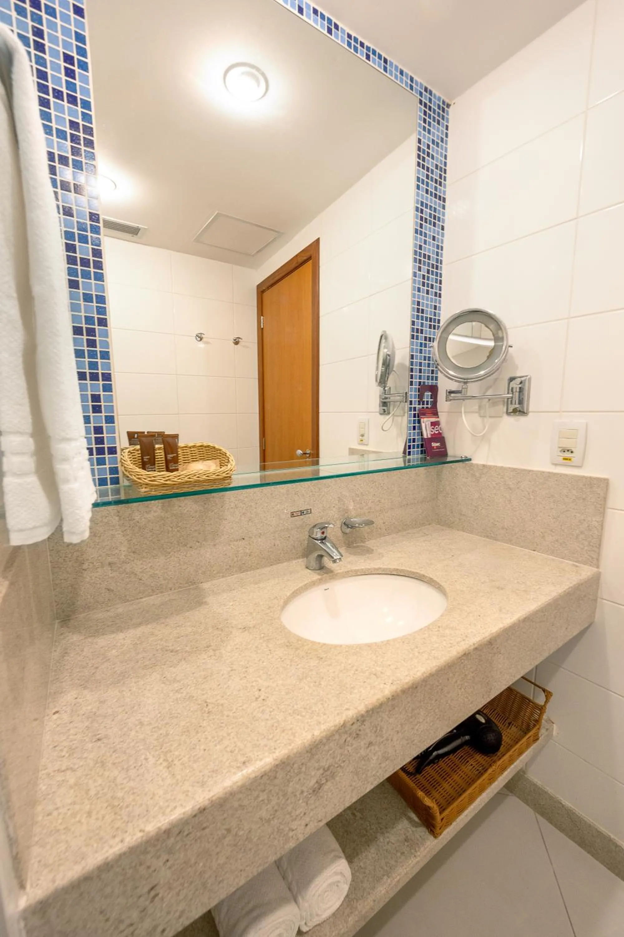 Bathroom in Quality Hotel Vitória