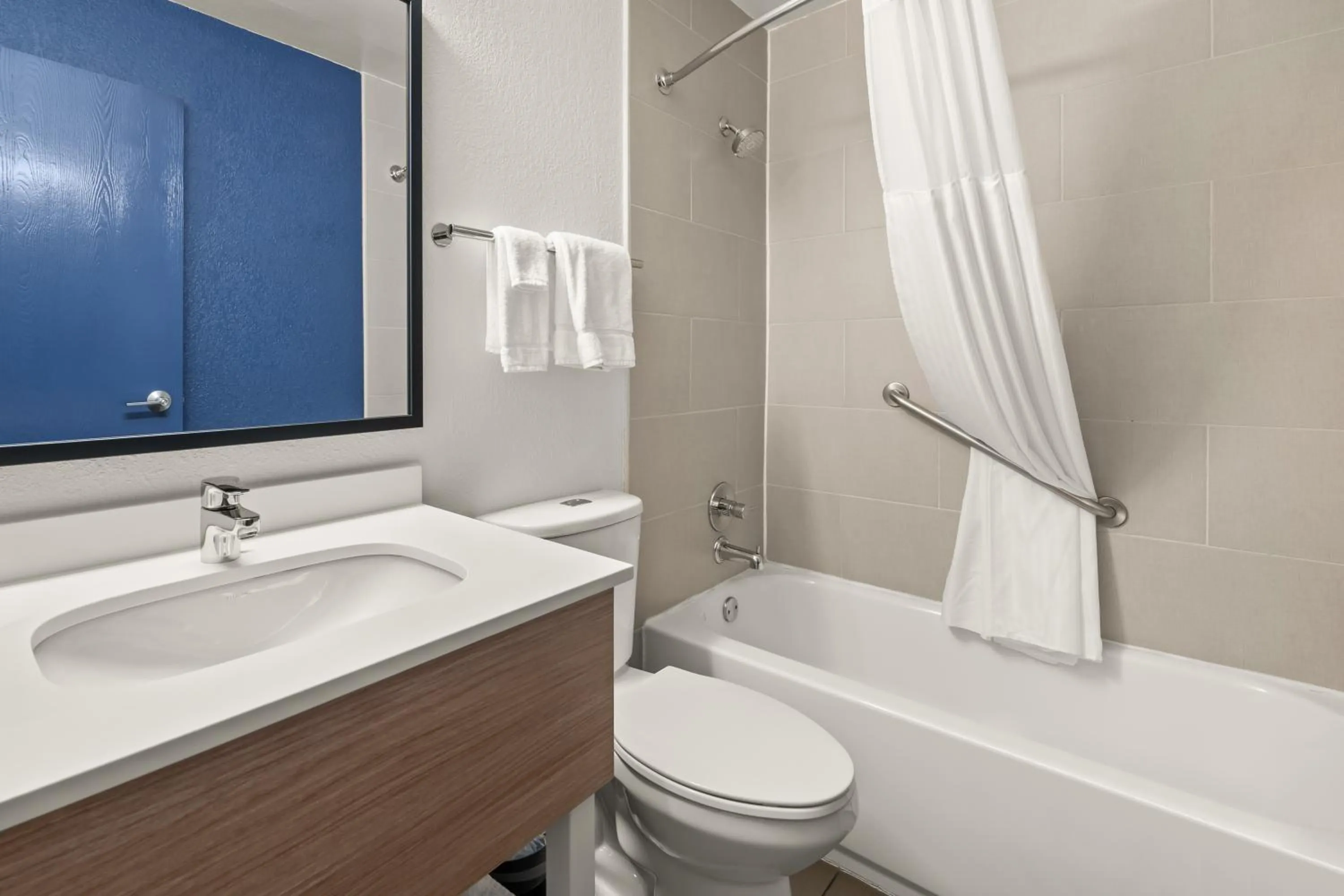 Bathroom in Spark By Hilton Eden Prairie