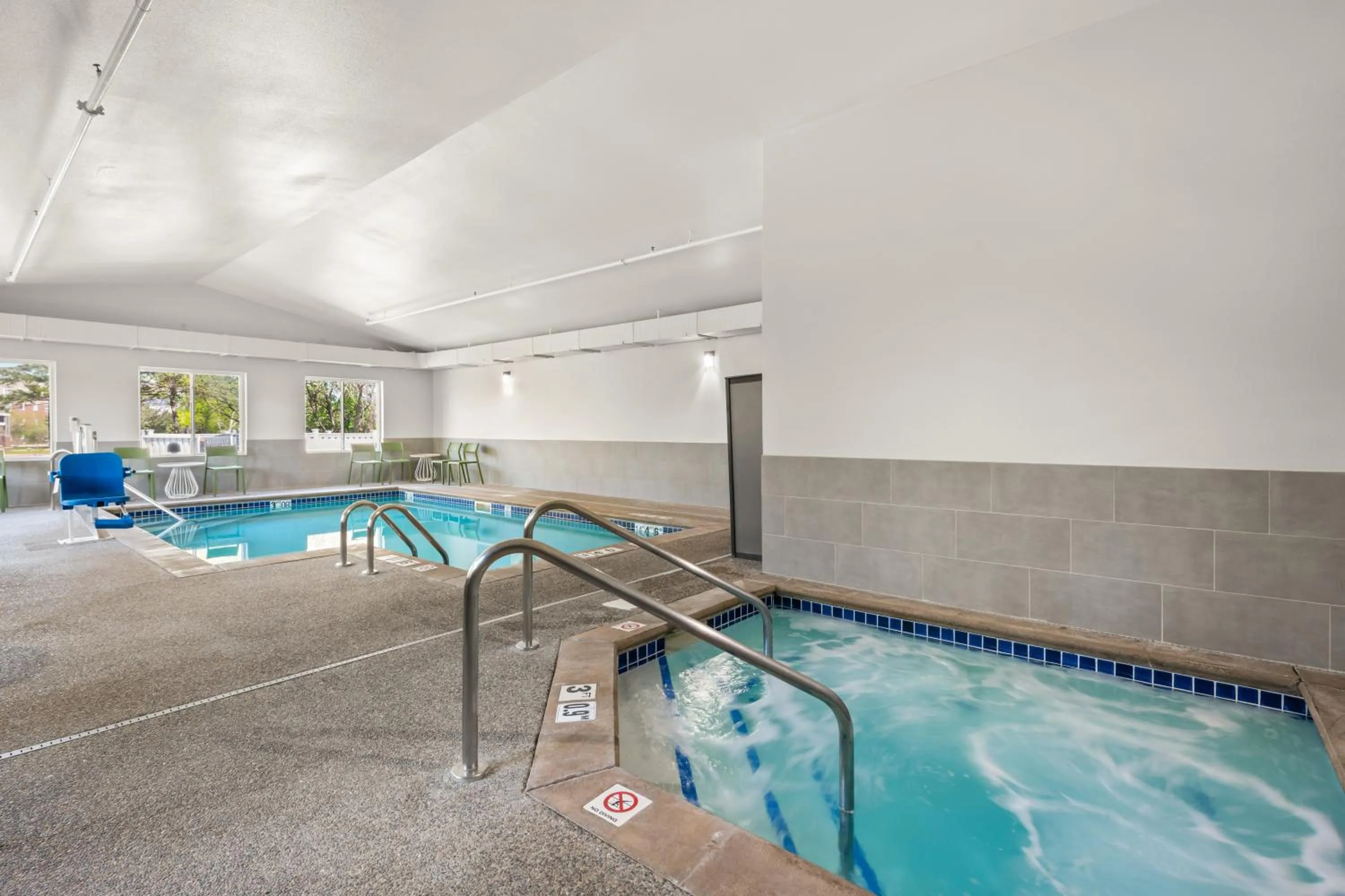 Hot Tub in Spark By Hilton Eden Prairie