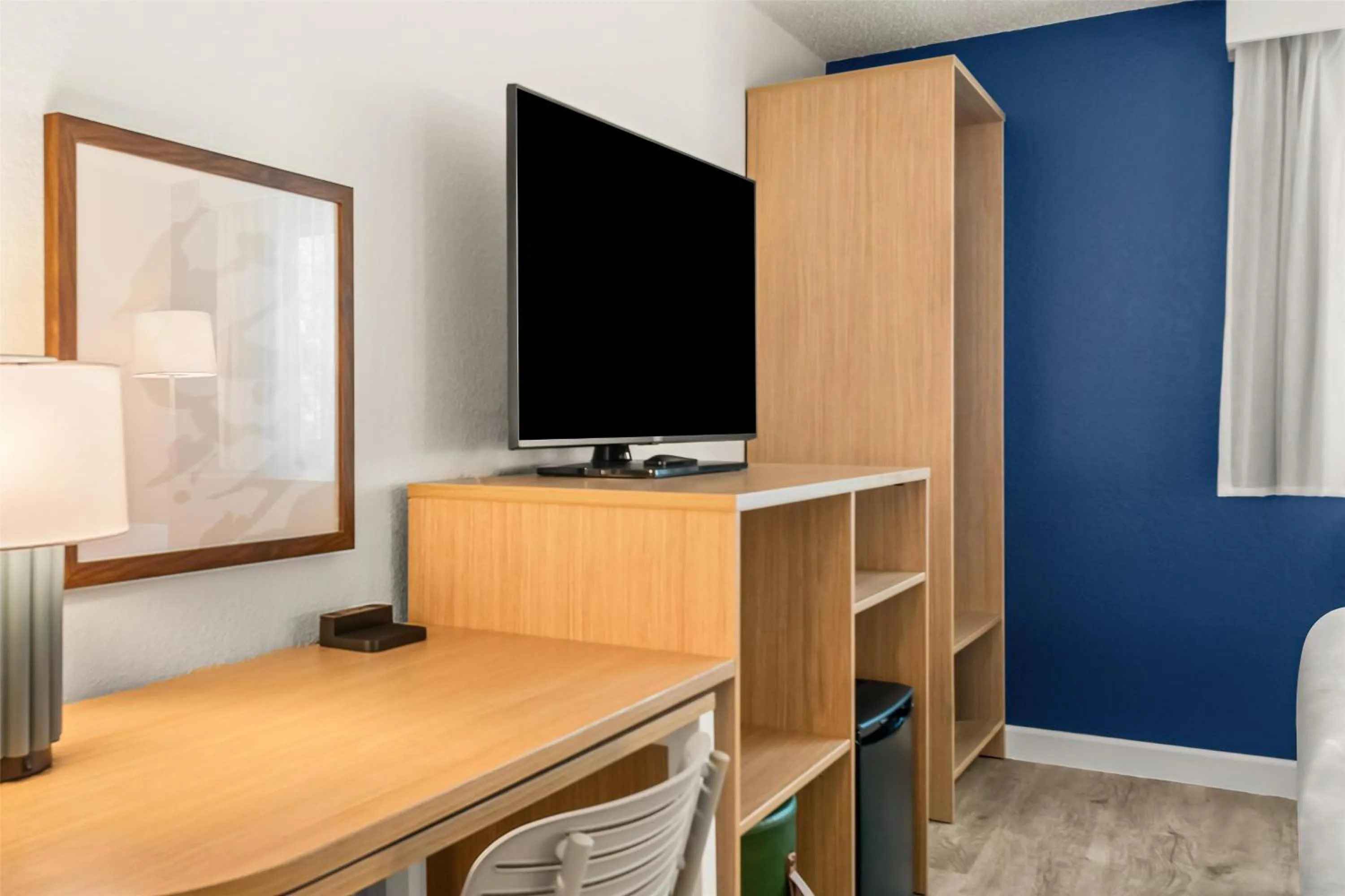 Bedroom in Spark By Hilton Eden Prairie