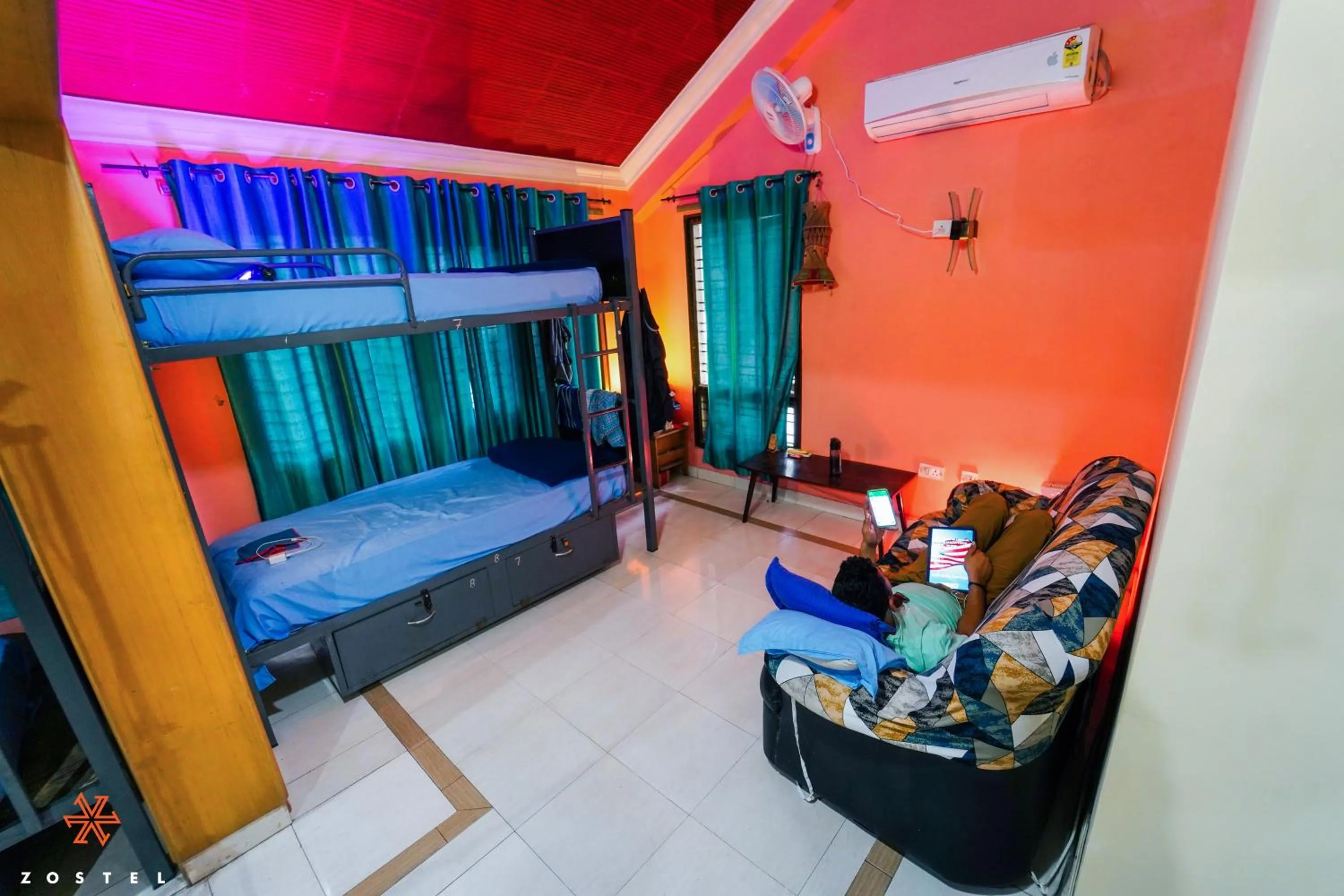 Bed in Zostel Mysore