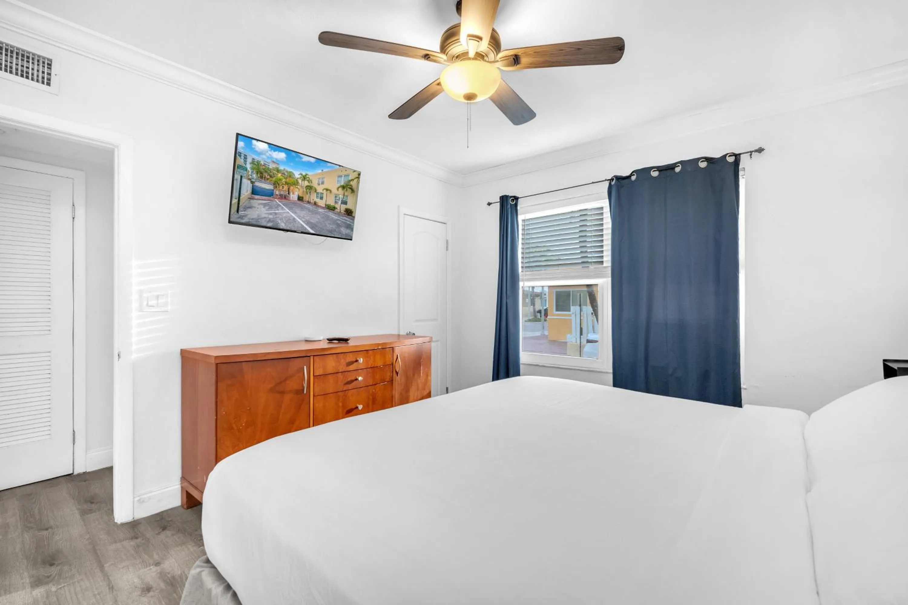 Bed in Laguna Blu Beach