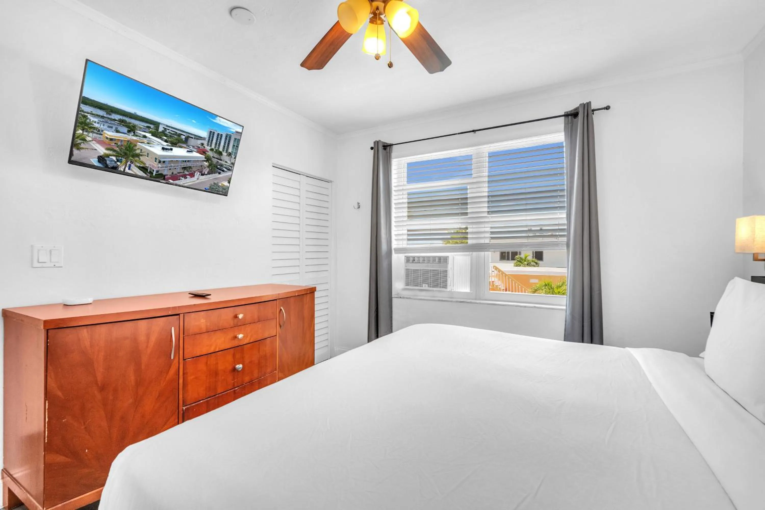 Bed in Laguna Blu Beach