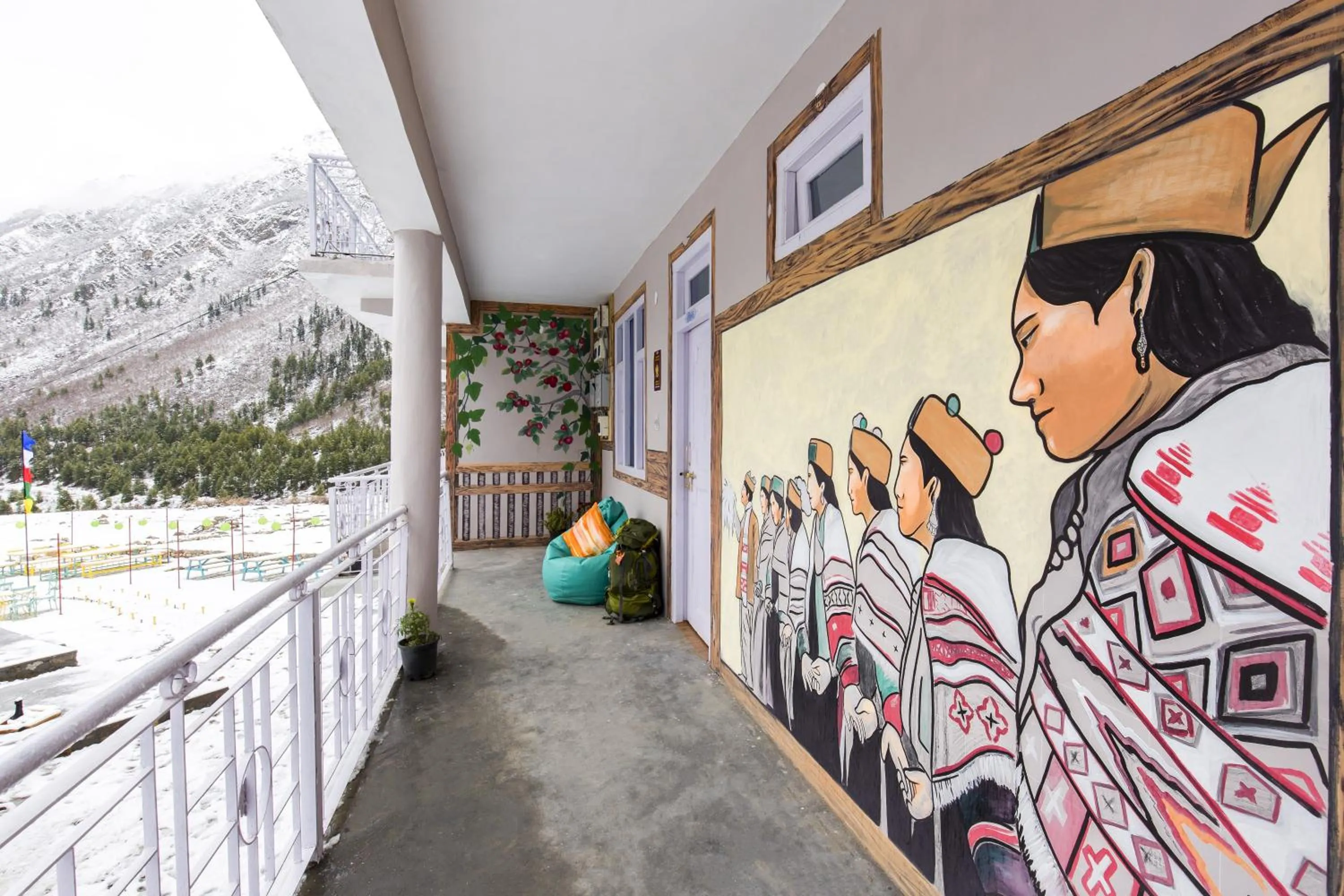 Decorative detail in Zostel Chitkul