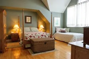 Bed in Ye Olde Argyler Lodge