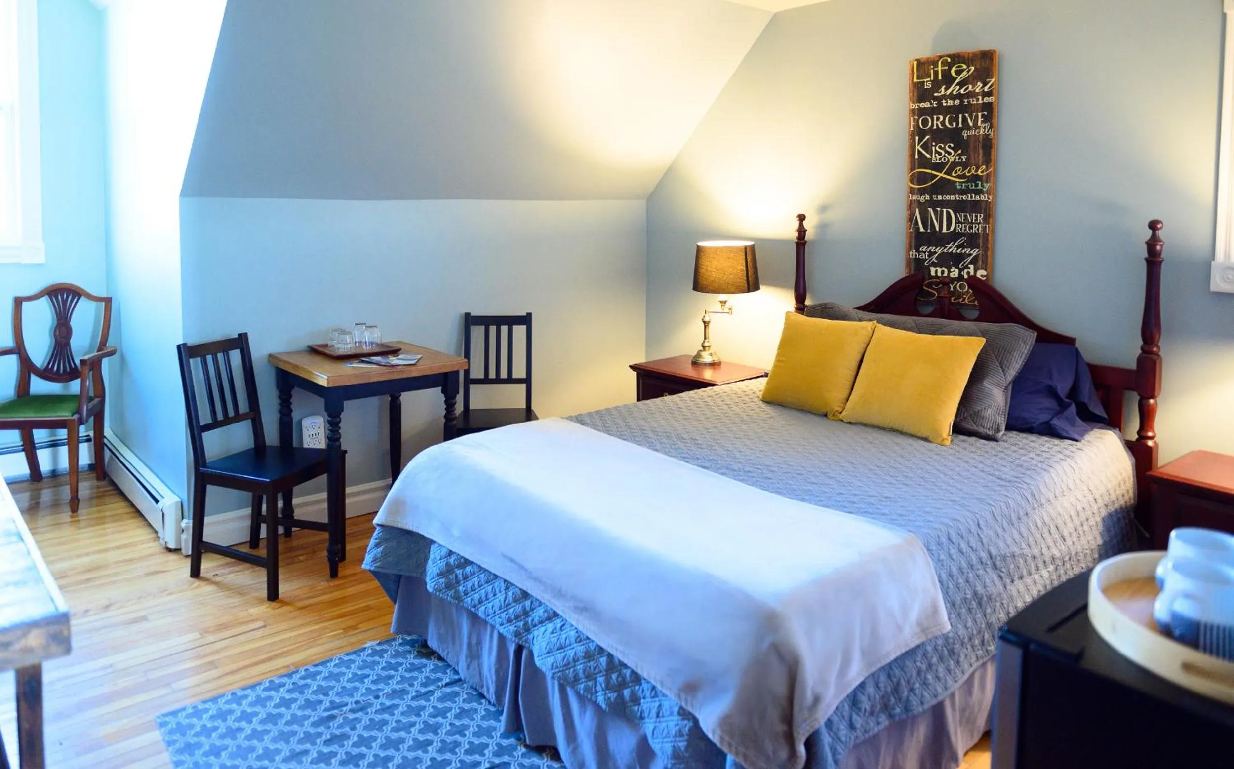 Bed in Ye Olde Argyler Lodge