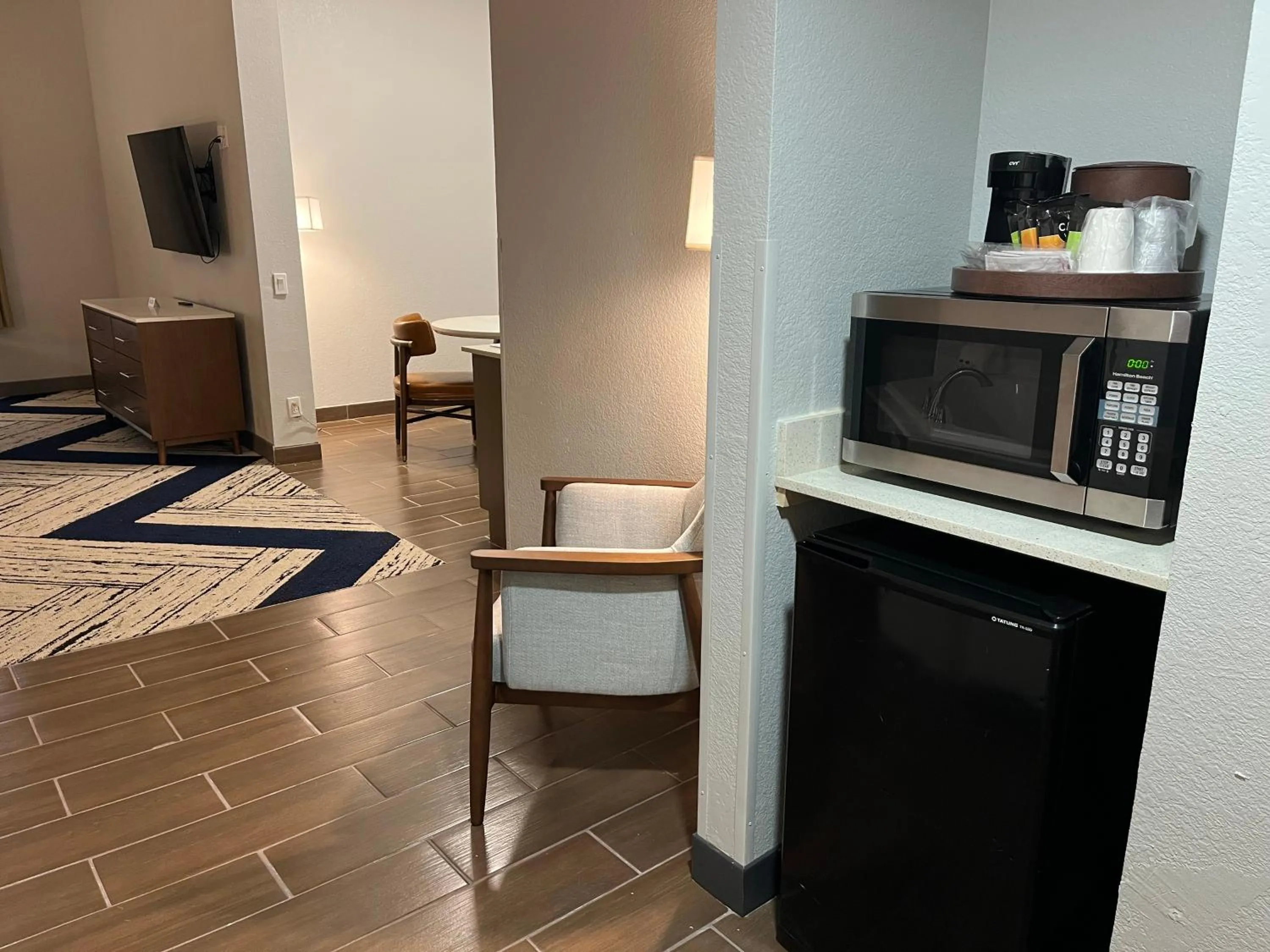 Photo of the whole room in Sky Point Hotel & Suites - Atlanta Airport