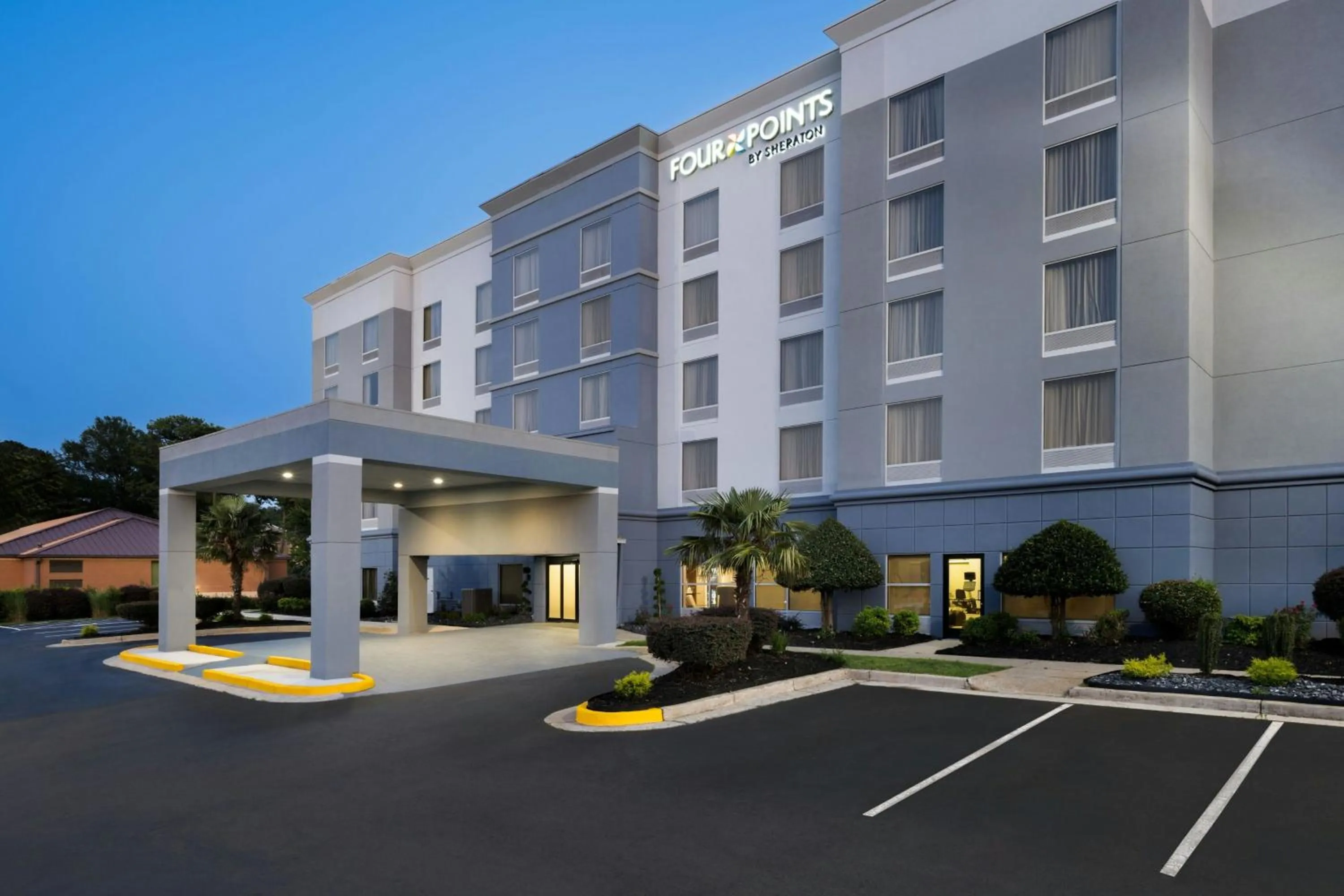 Property building in Four Points by Sheraton College Park Atlanta Airport