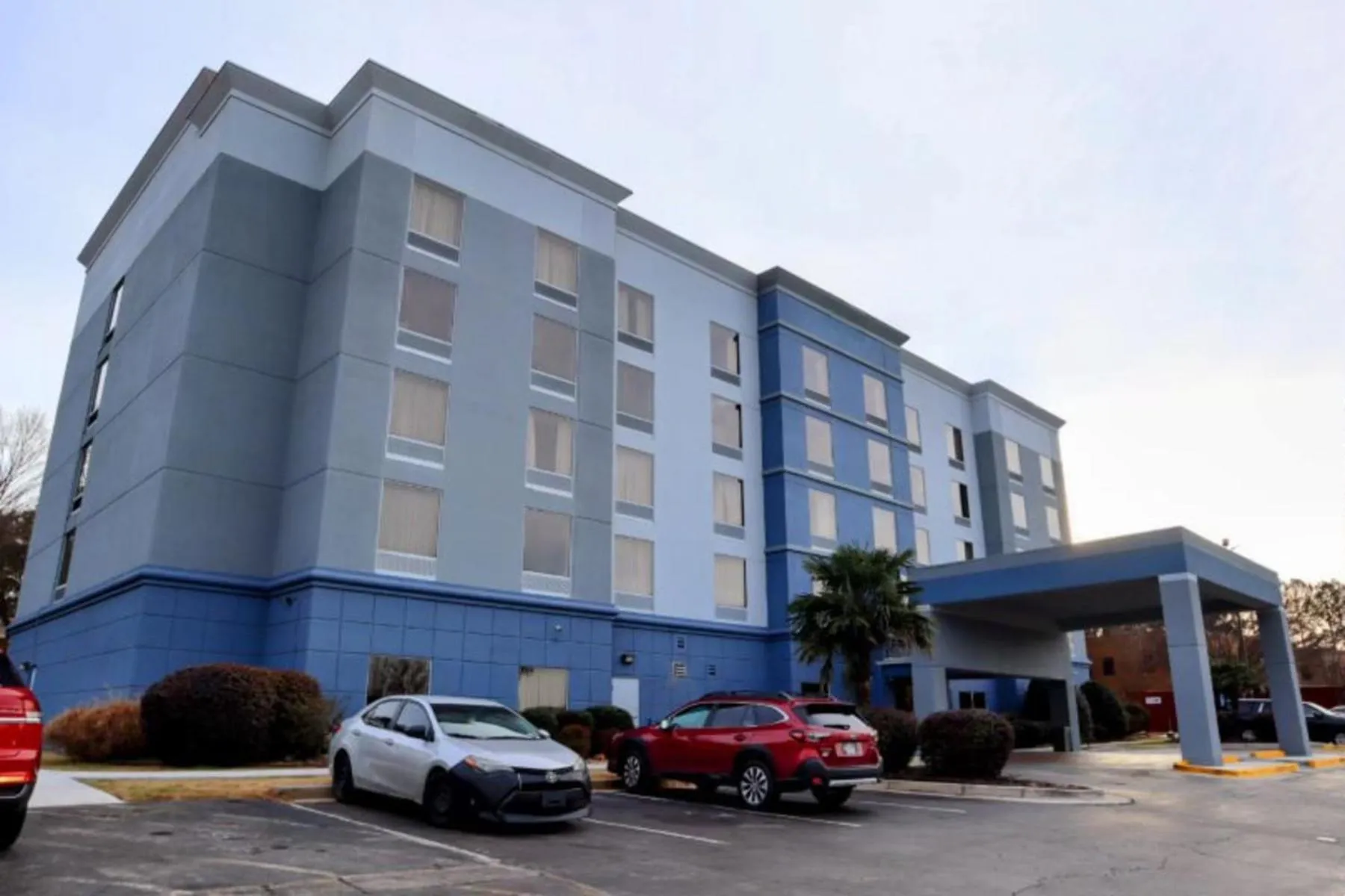 Property building in Sky Point Hotel & Suites - Atlanta Airport
