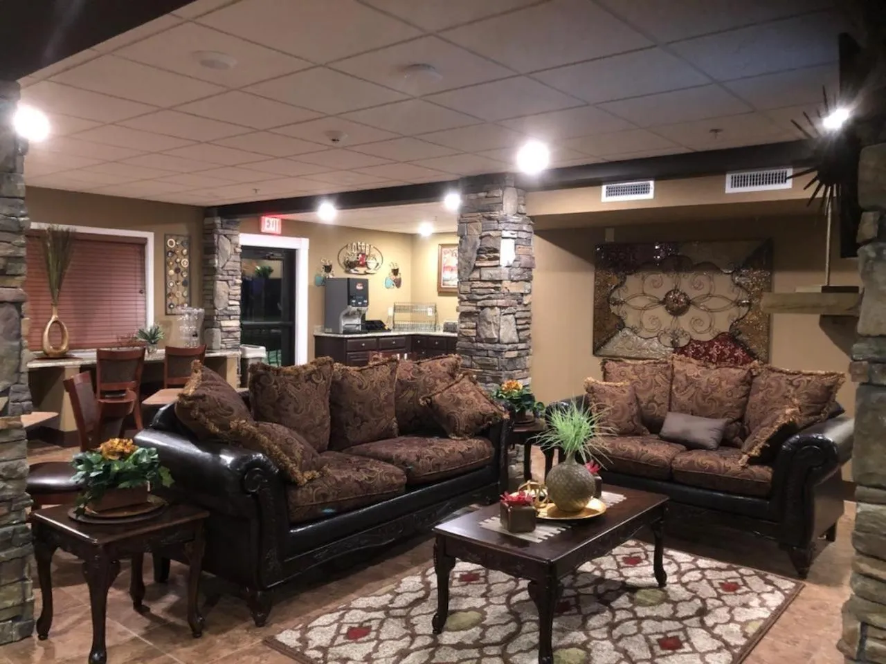 Seating area in Stonebrook Lodge Murphy