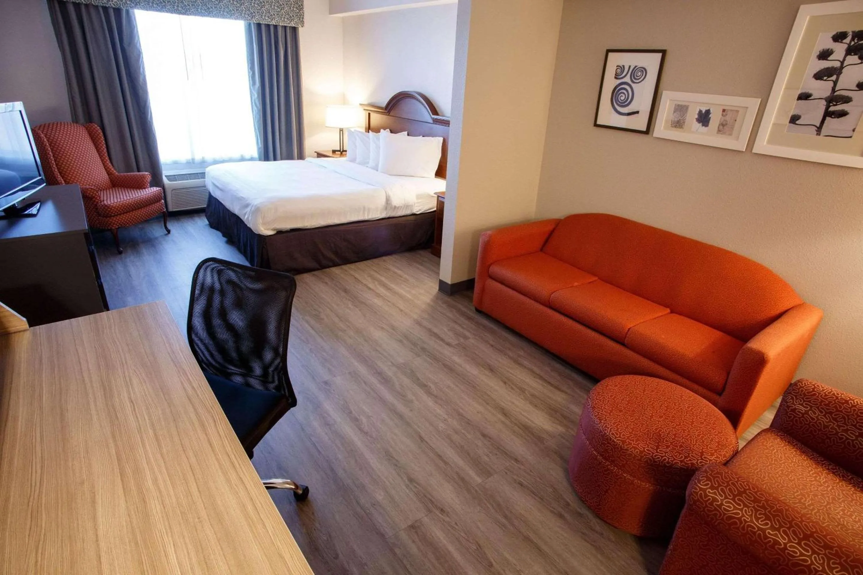 Bedroom, Bed in Country Inn & Suites by Radisson, Harrisburg West Mechanicsburg