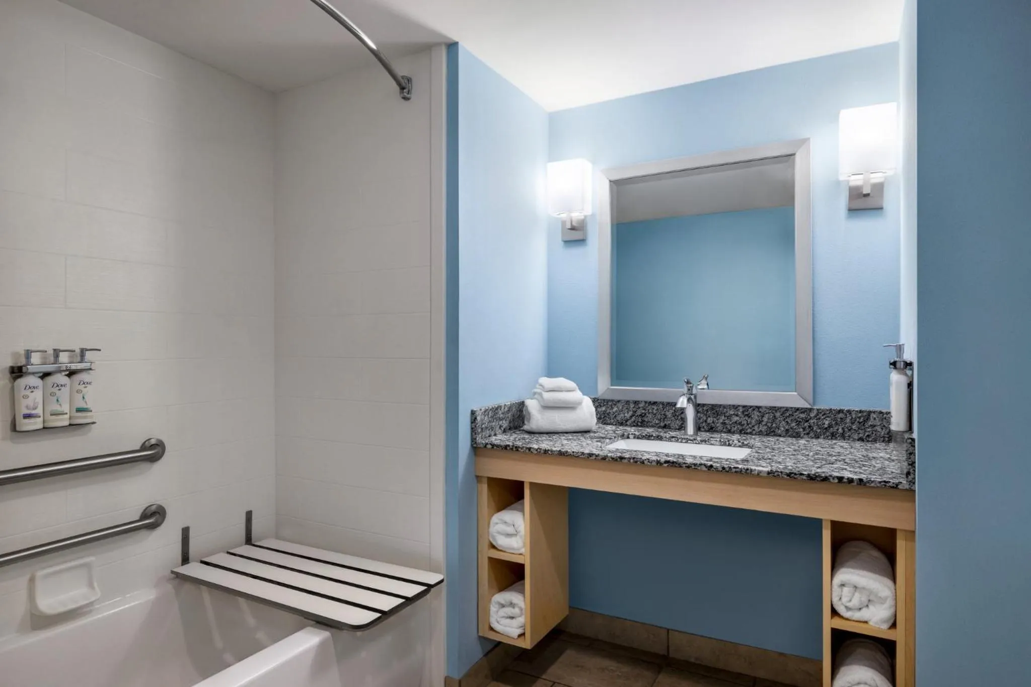 Bathroom in Holiday Inn Resort Jekyll Island by IHG