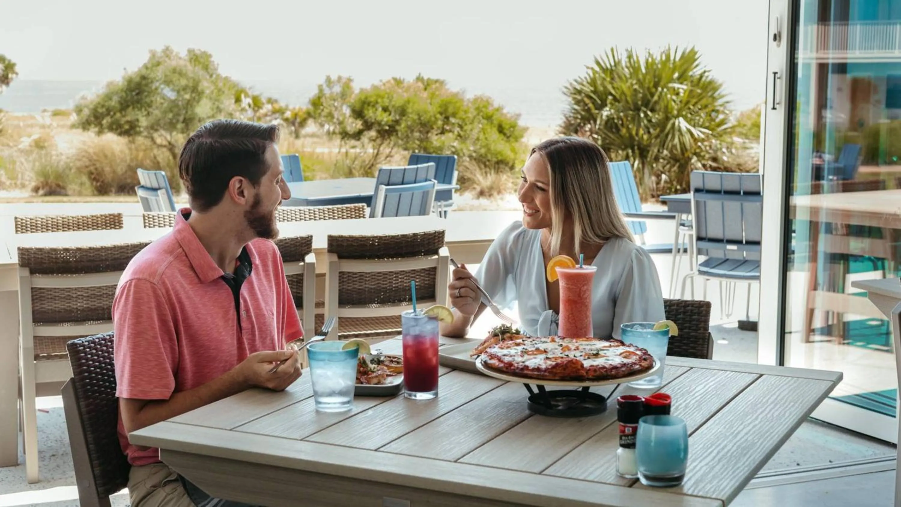 Restaurant/places to eat in Holiday Inn Resort Jekyll Island by IHG