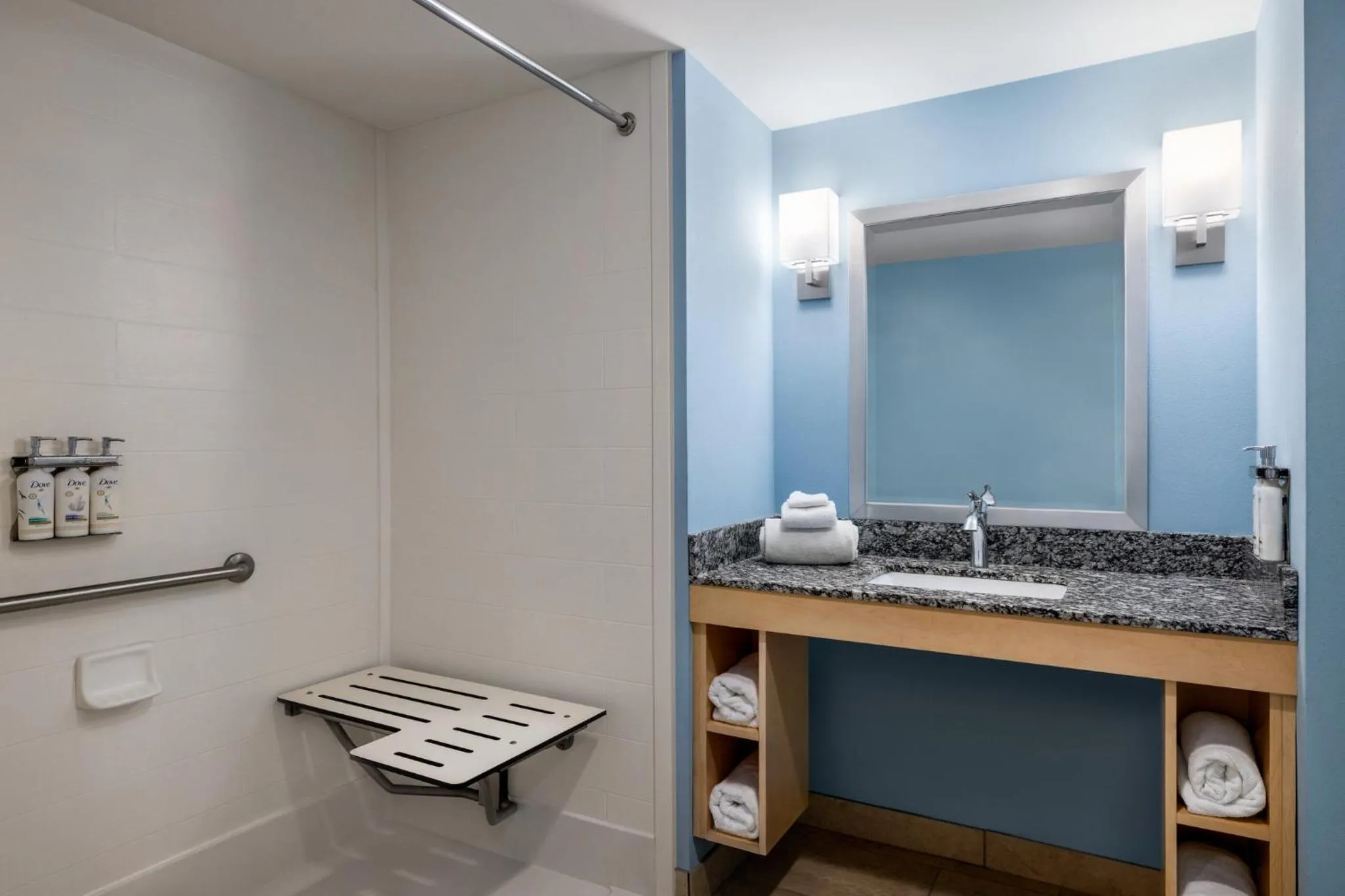 Bathroom in Holiday Inn Resort Jekyll Island by IHG