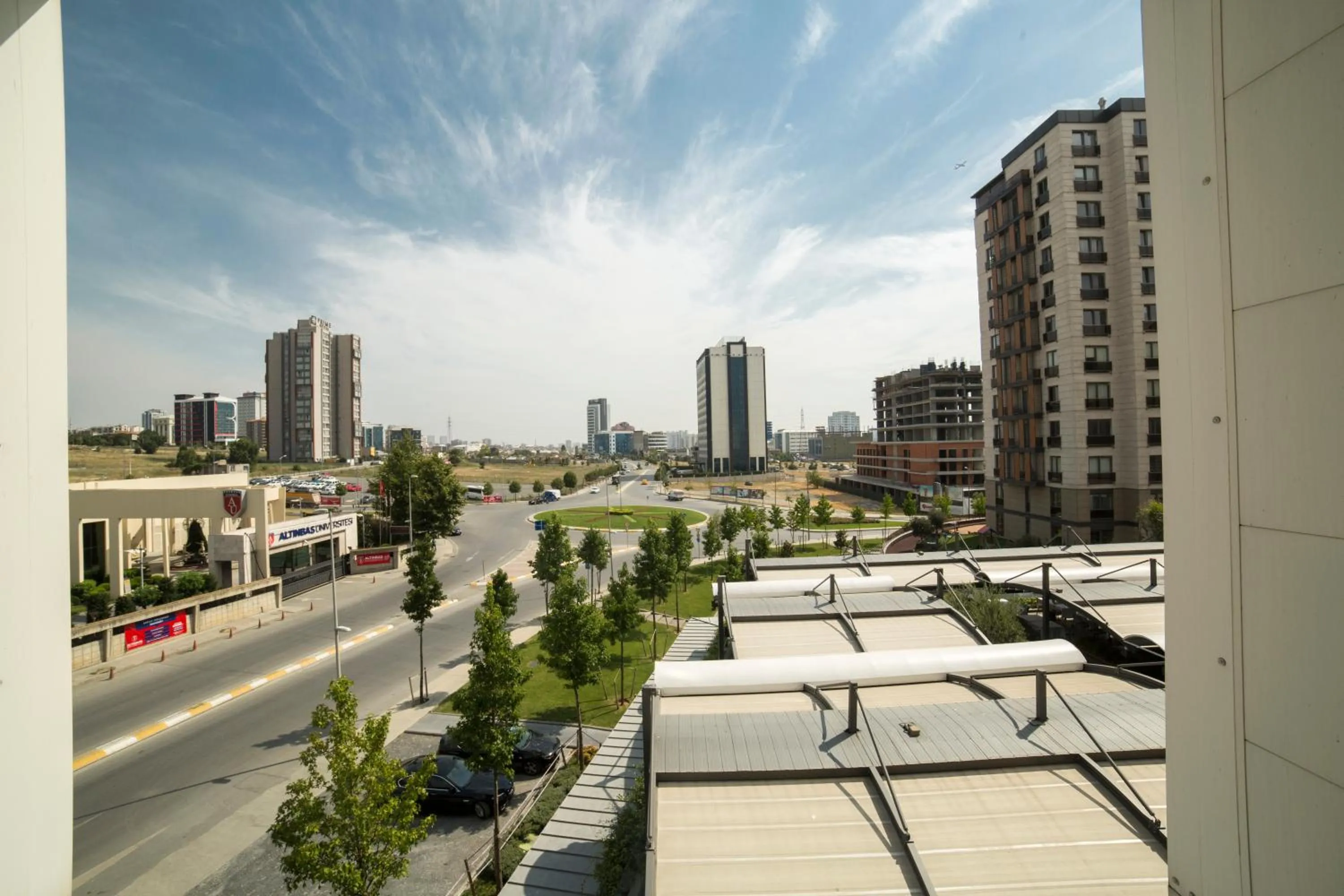 Property building in Medproper Suites Airport