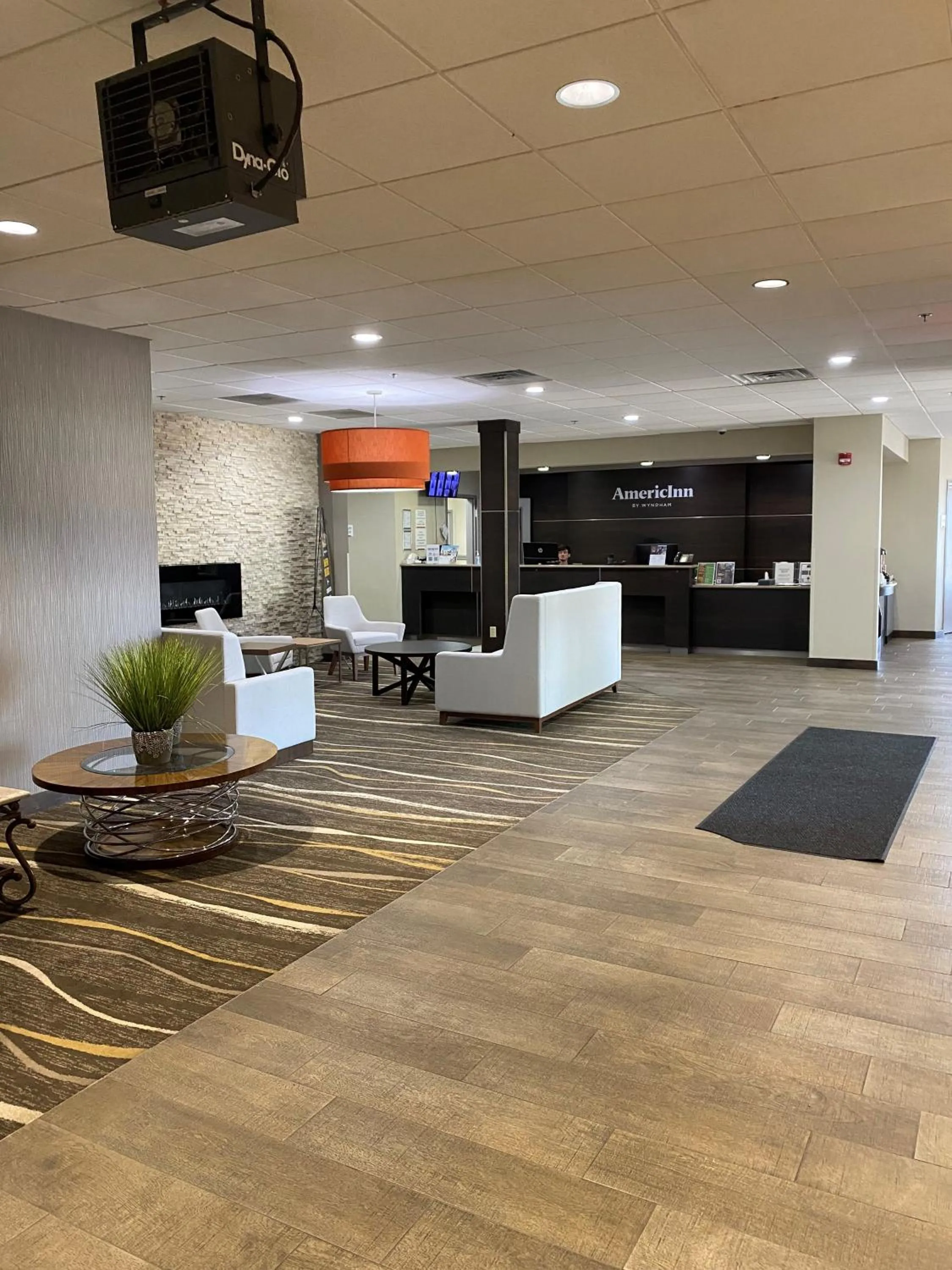 Lobby or reception in Rochester Hotel & Suites - Mayo Clinic Area