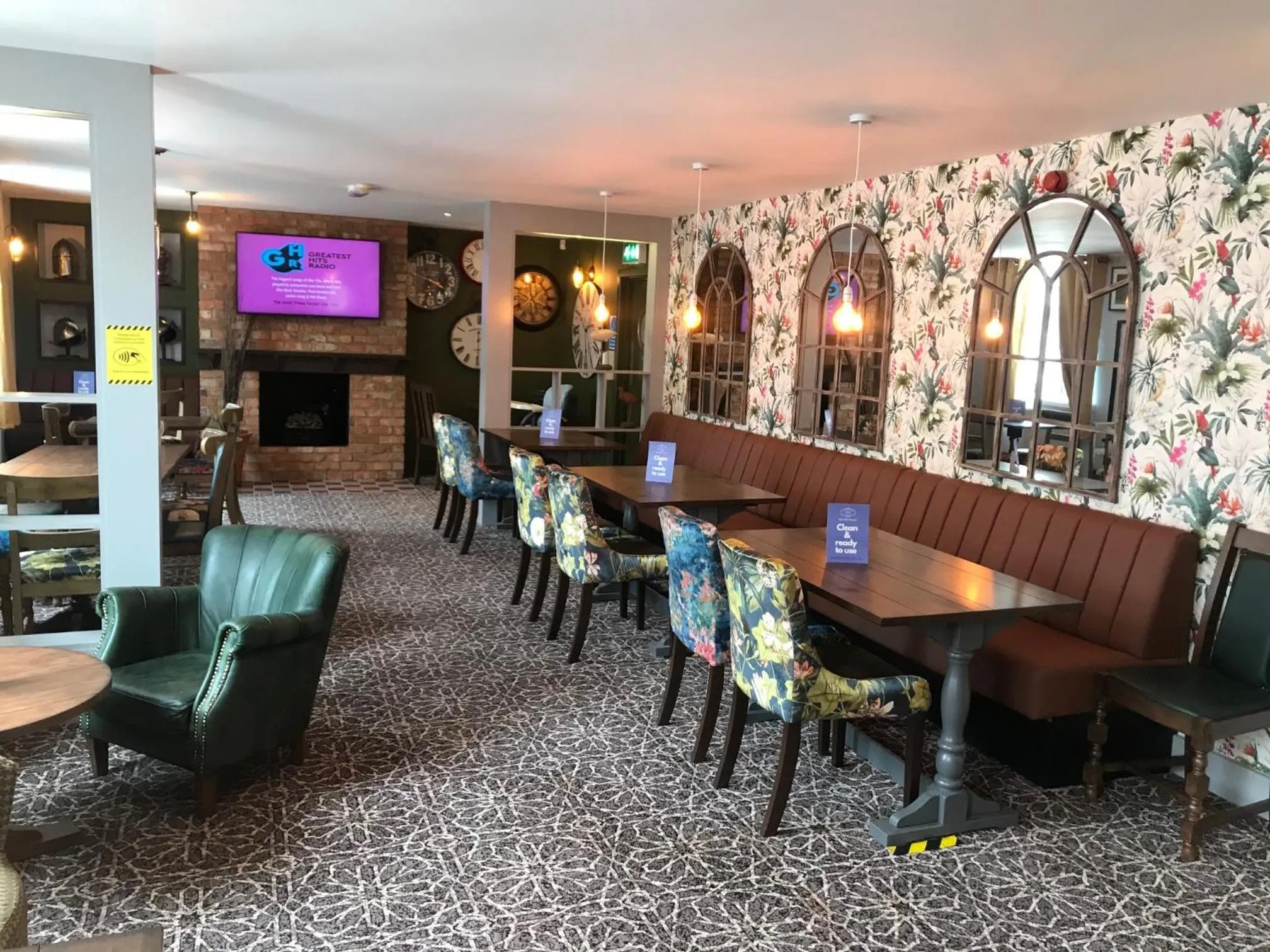 Restaurant/places to eat in The Crown Hotel