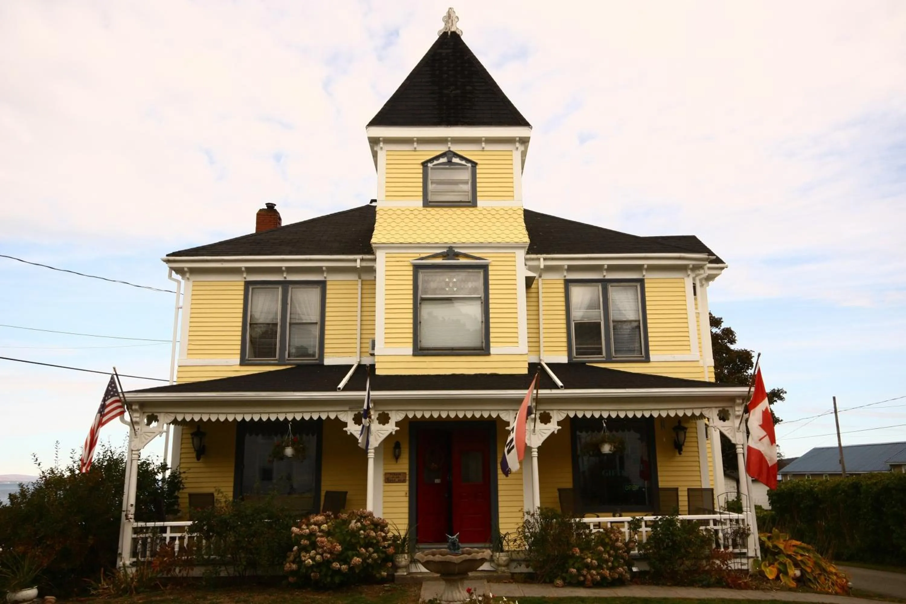 Facade/entrance in Come from Away B&B