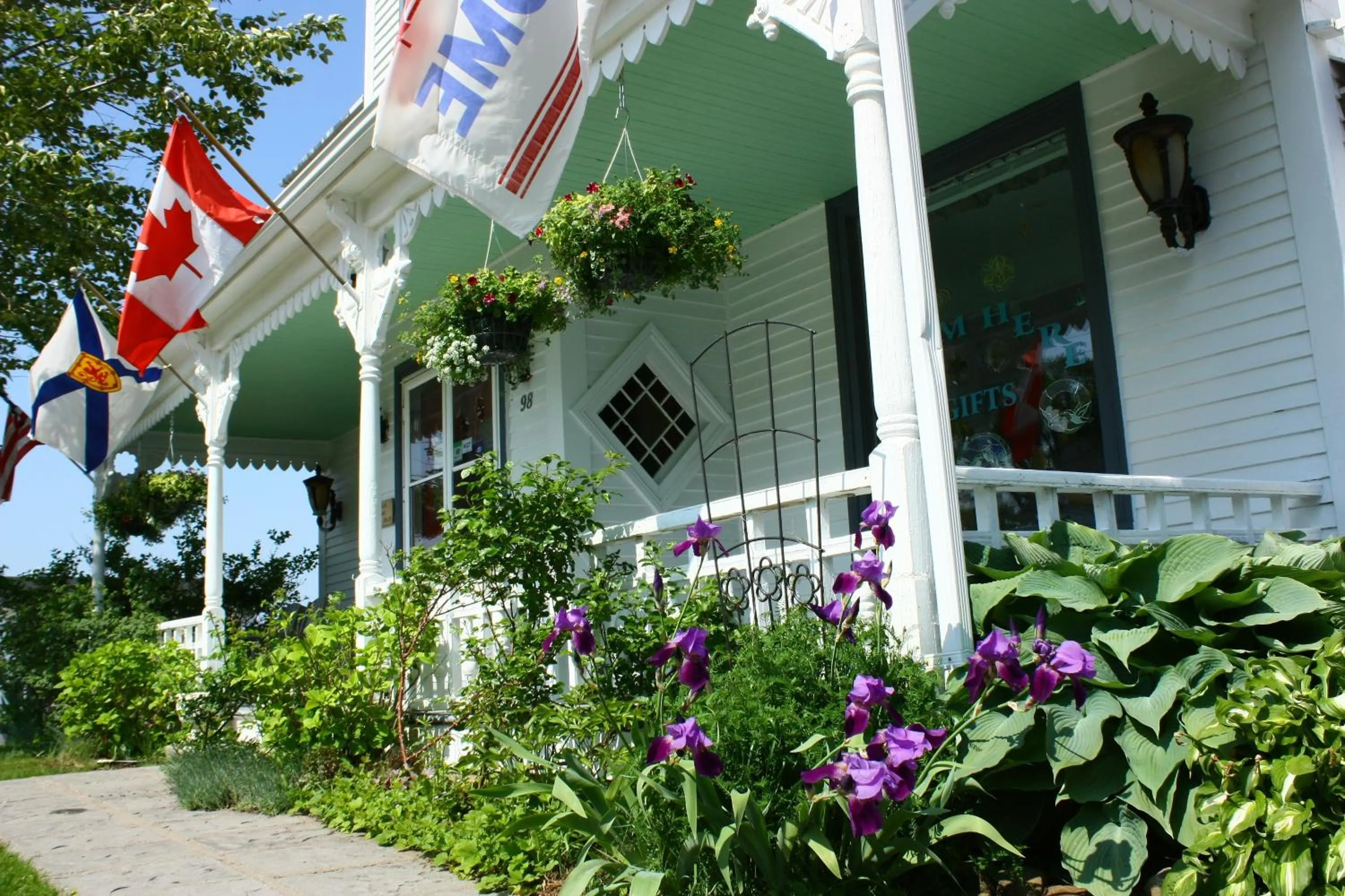 Balcony/Terrace in Come from Away B&B