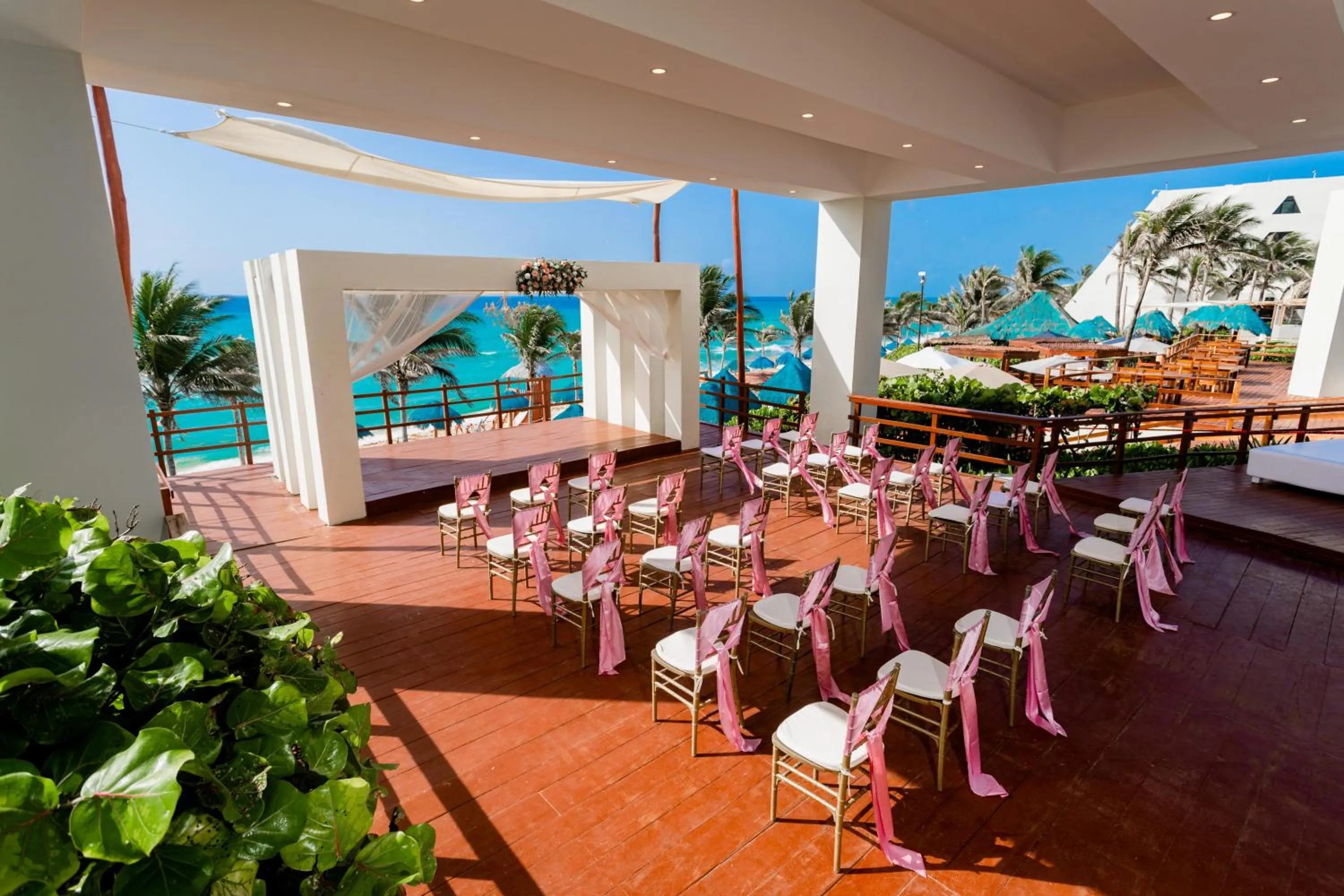 wedding in The Grand Oasis Cancun - All Inclusive
