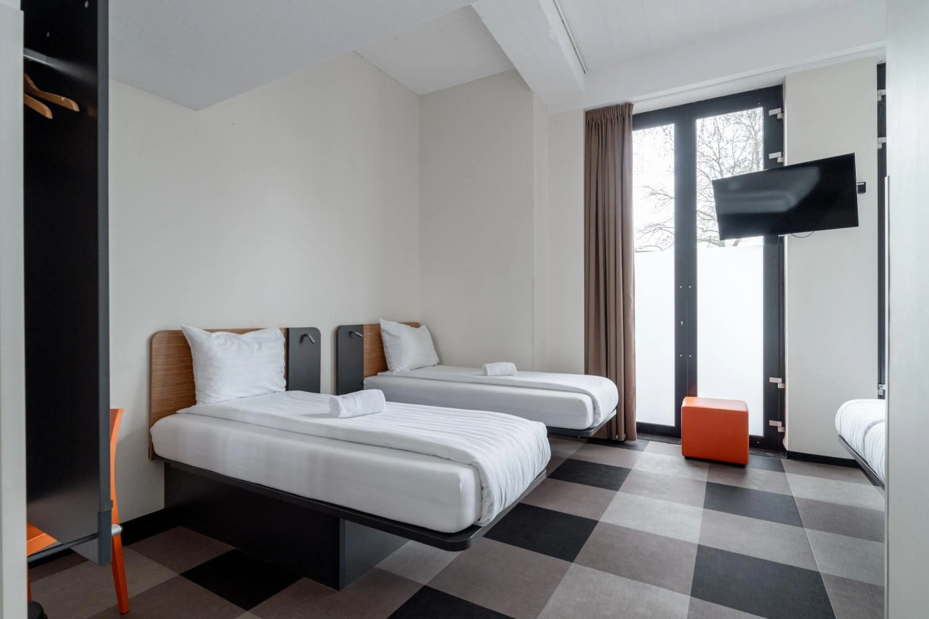 Bedroom, Bed in easyHotel Maastricht City Centre