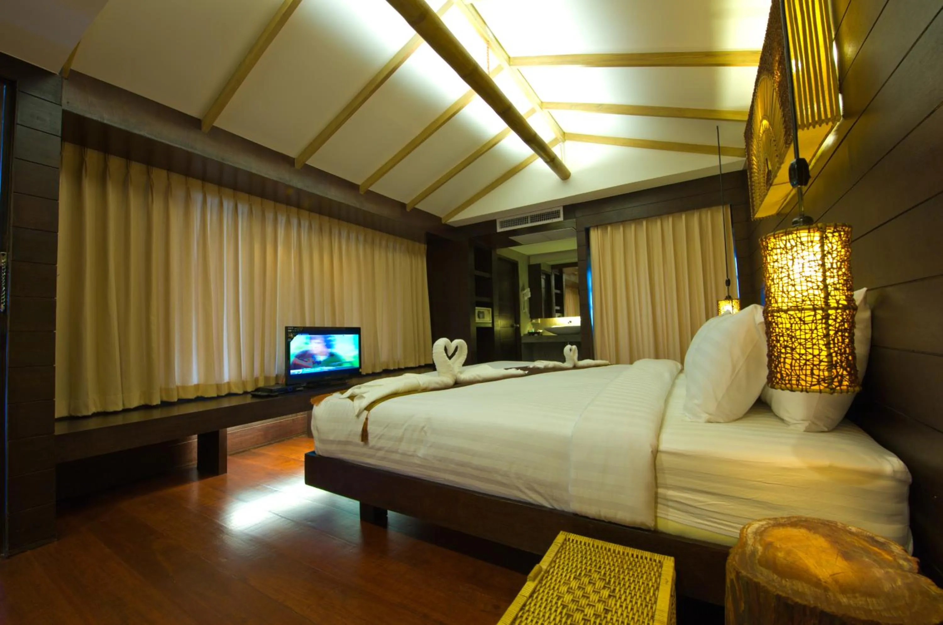 Photo of the whole room, Bed in Sea Garden Resort Haad Chao Phao