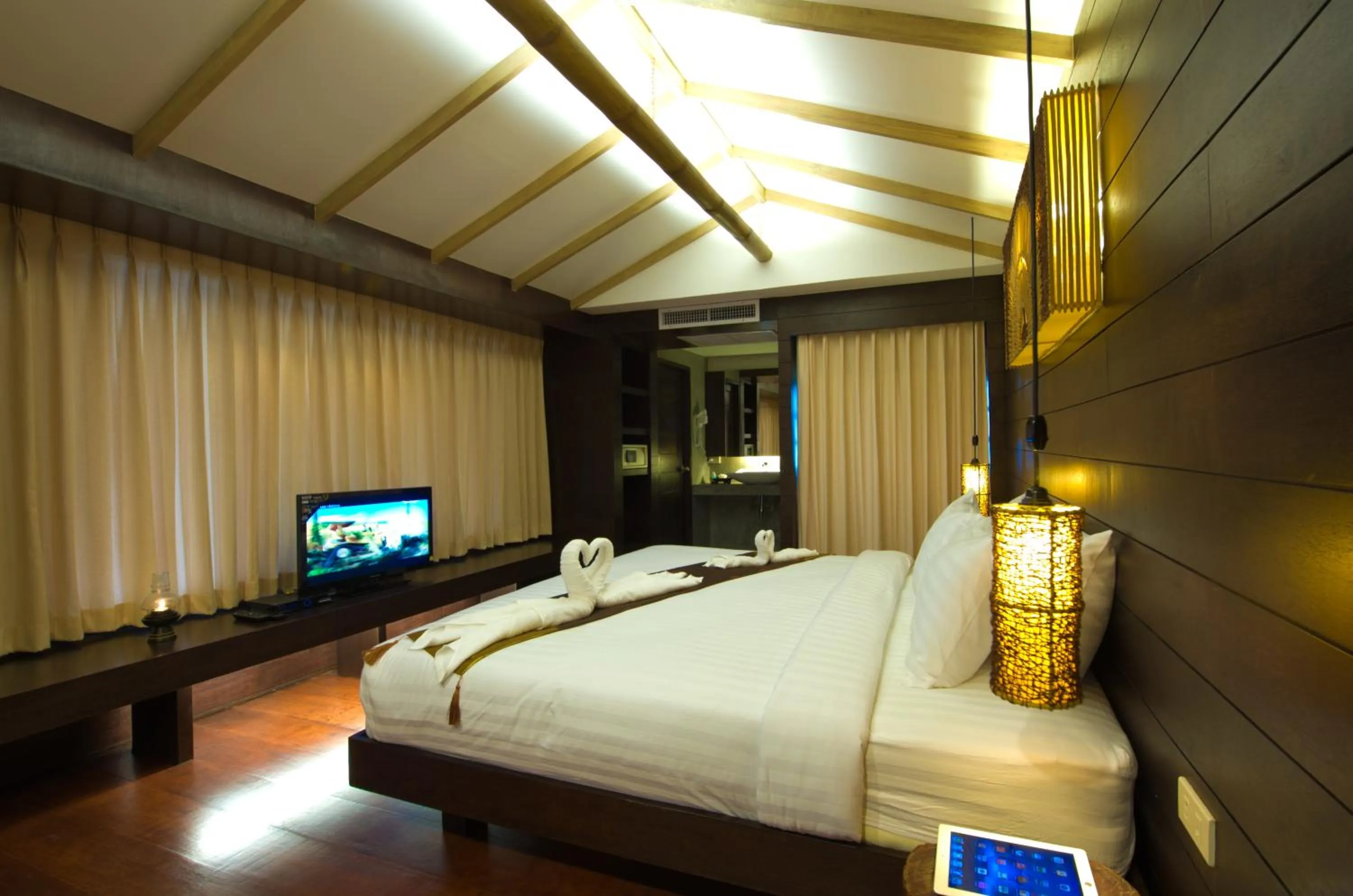 Photo of the whole room, Bed in Sea Garden Resort Haad Chao Phao