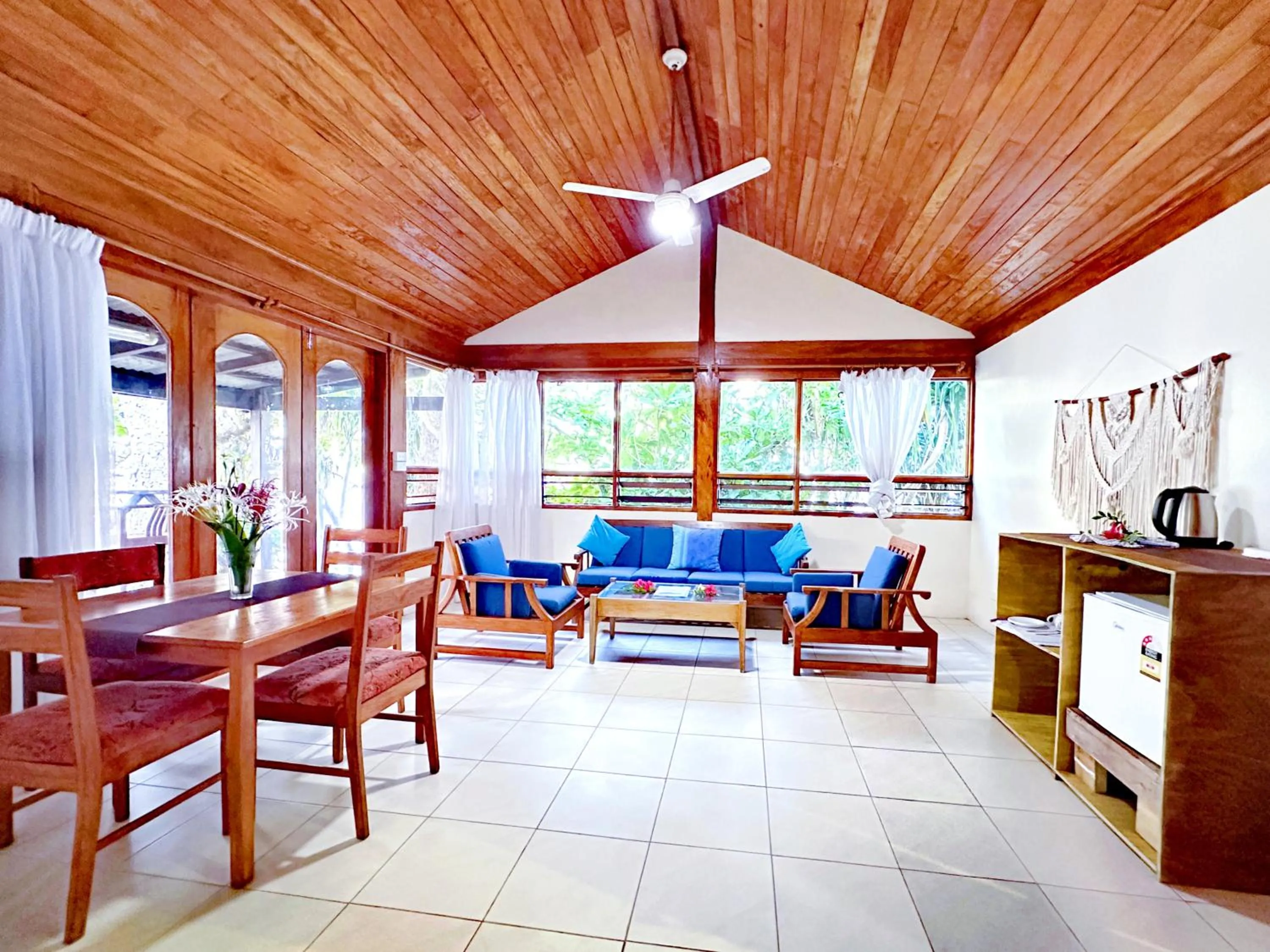 Living room in Hideaway Island Resort