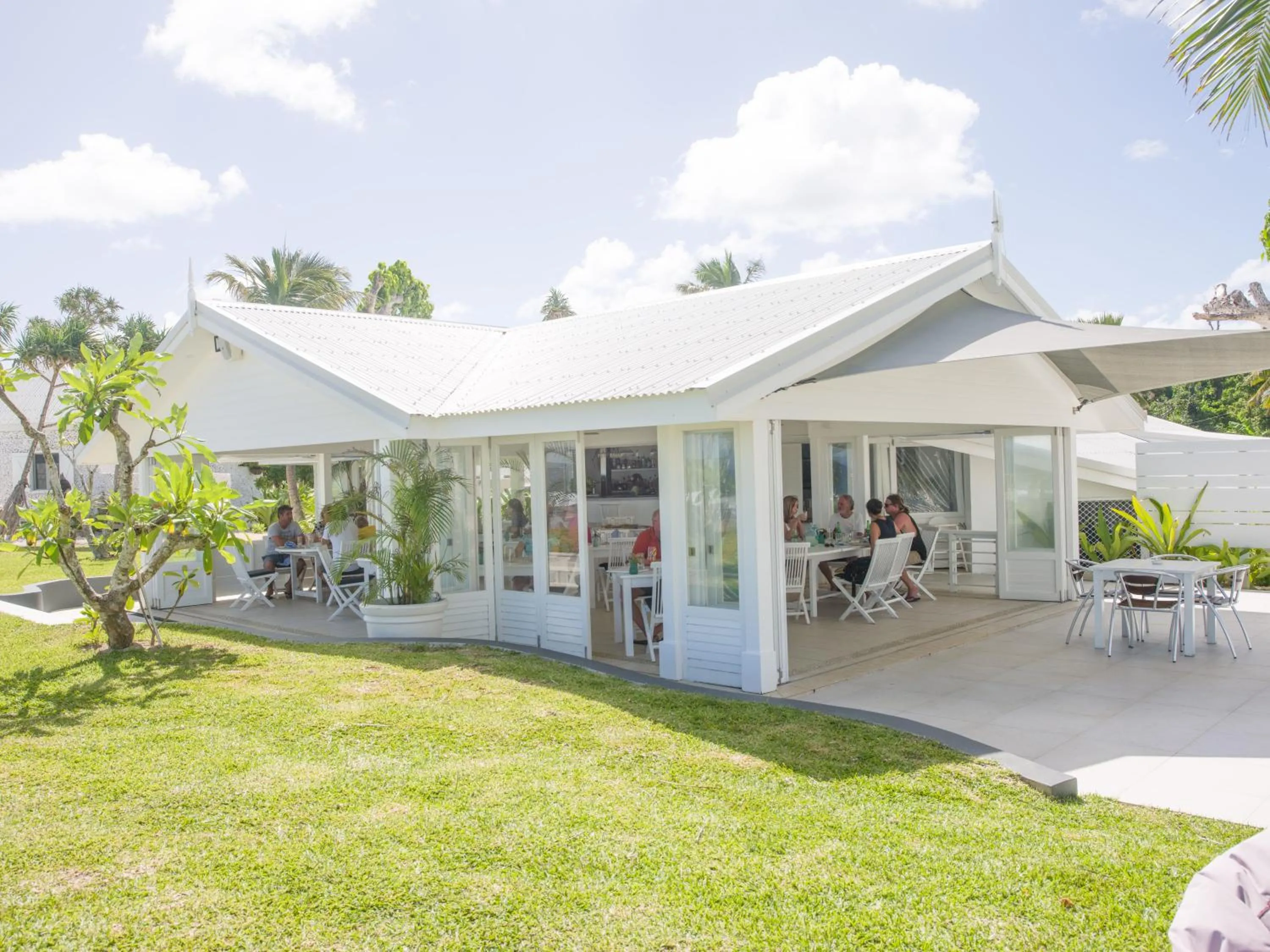 Restaurant/places to eat in Tamanu on the Beach