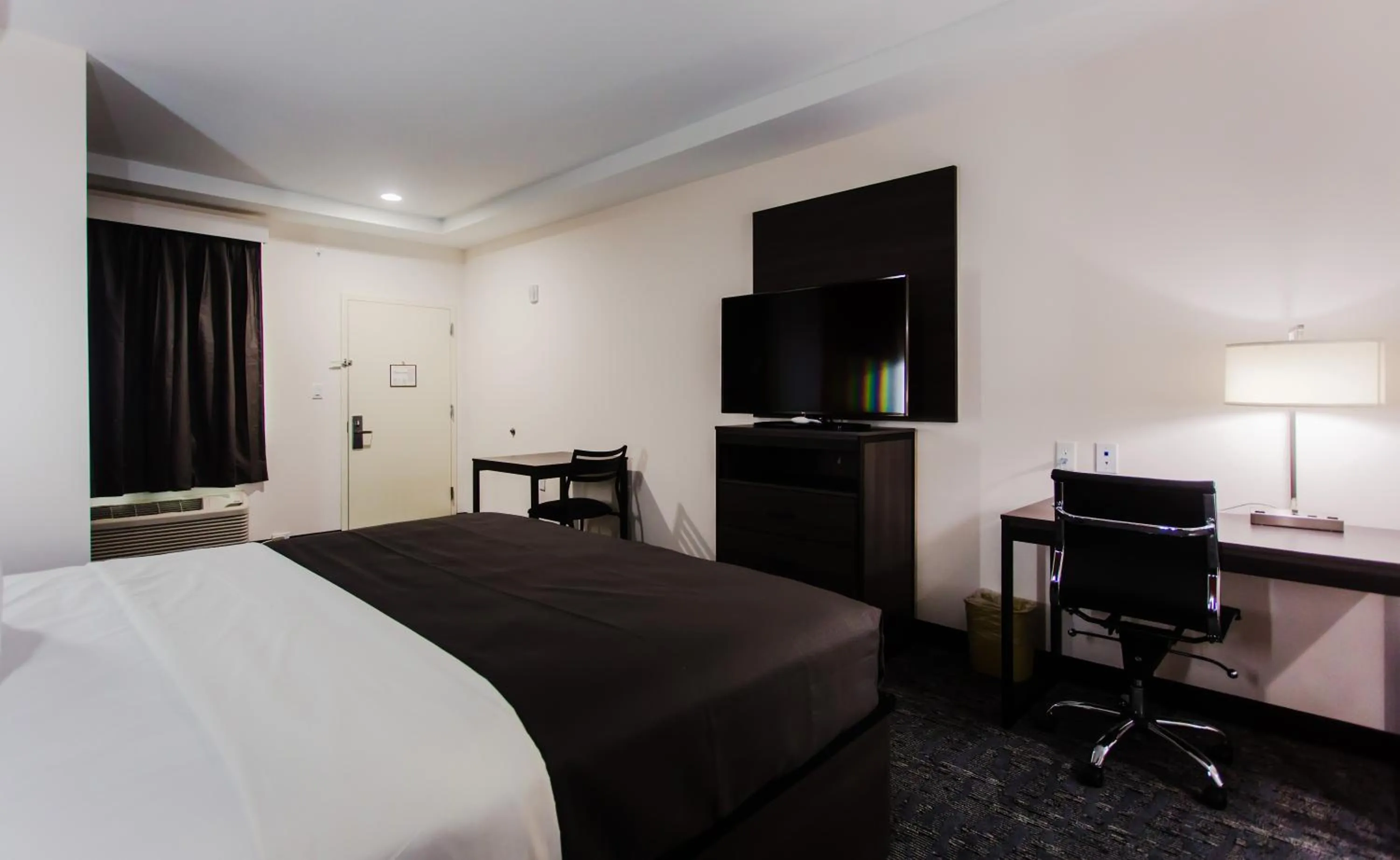 TV and multimedia, Bed in Palacio Royale Inn Boutique Katy