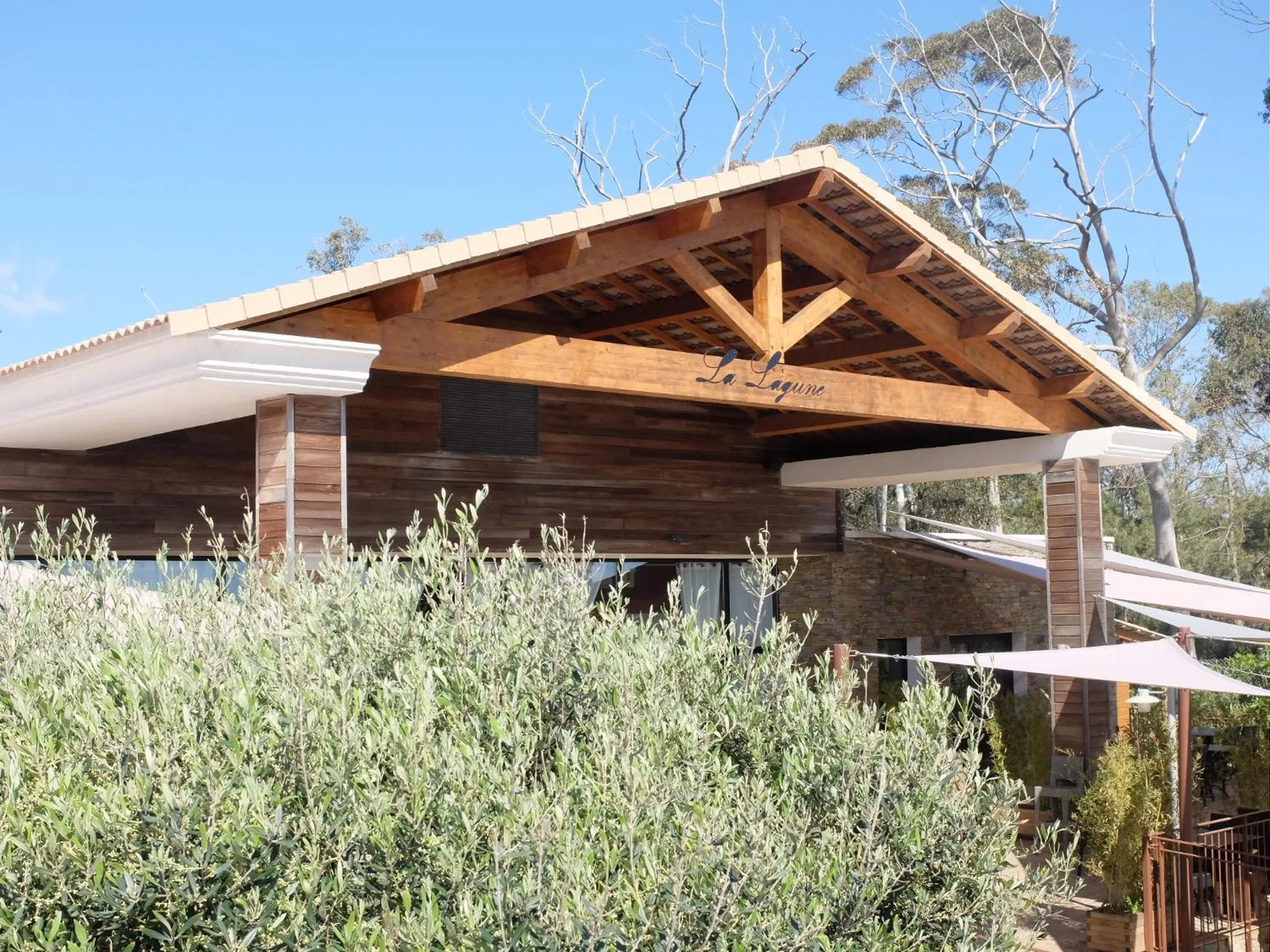 Restaurant/places to eat in Hôtel La Lagune