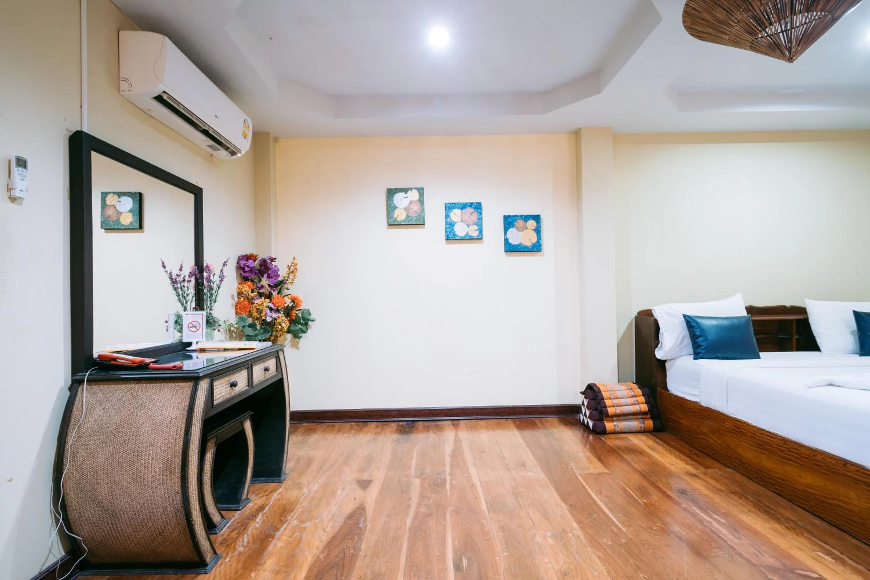 Bedroom, Bed in Jintana Resort